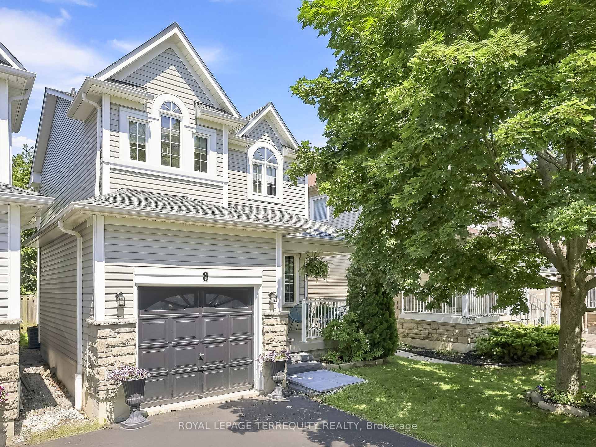 Photo 1 of 8 Sinden Drive, Whitby, Brooklin — HOMEH
