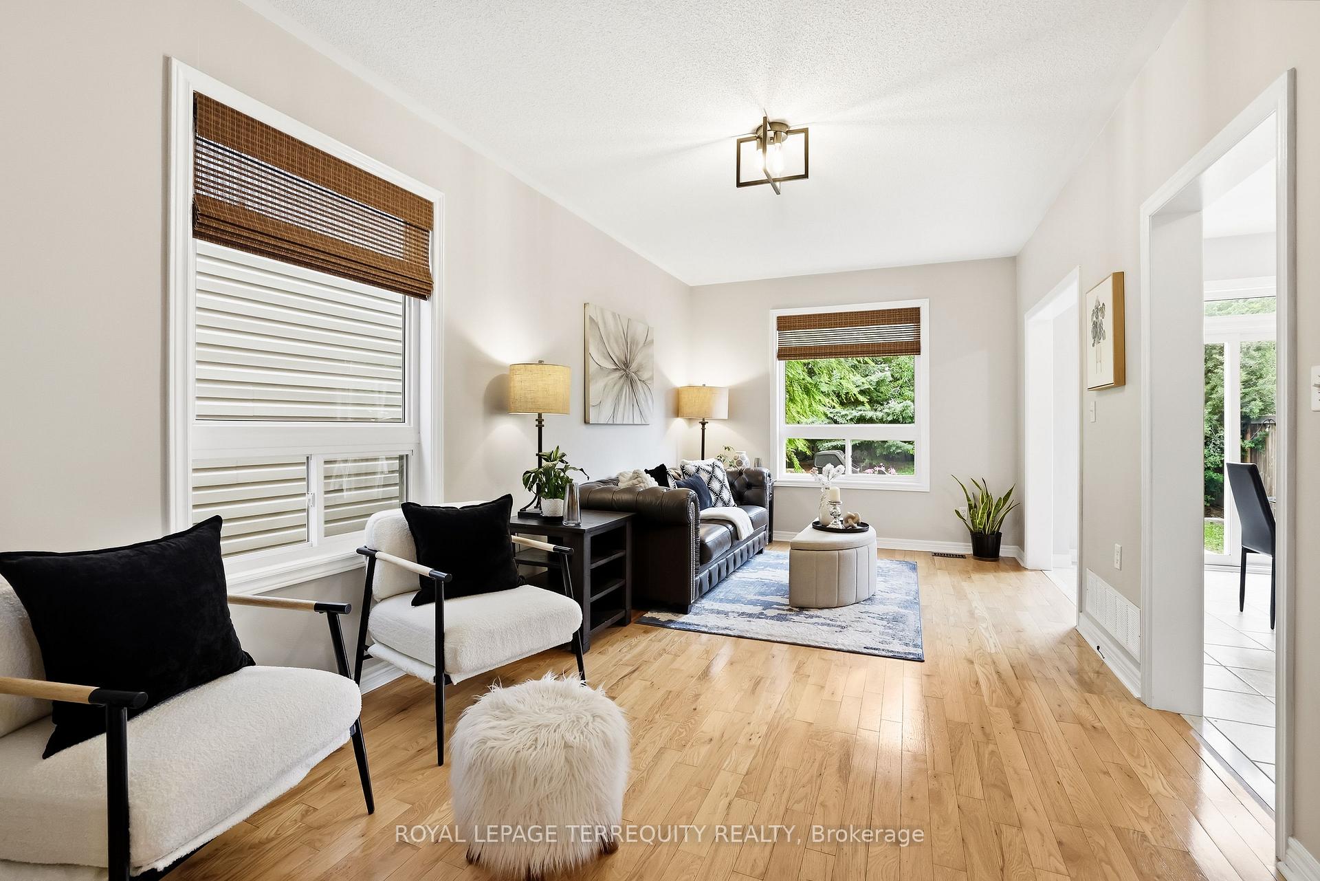 Photo 6 of 8 Sinden Drive, Whitby, Brooklin — HOMEH