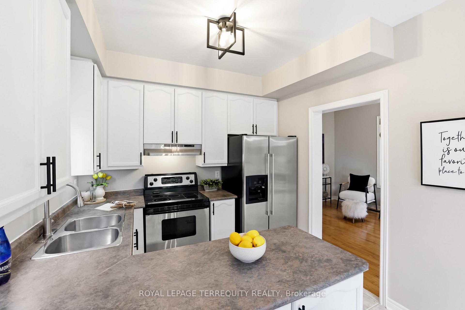 Photo 16 of 8 Sinden Drive, Whitby, Brooklin — HOMEH