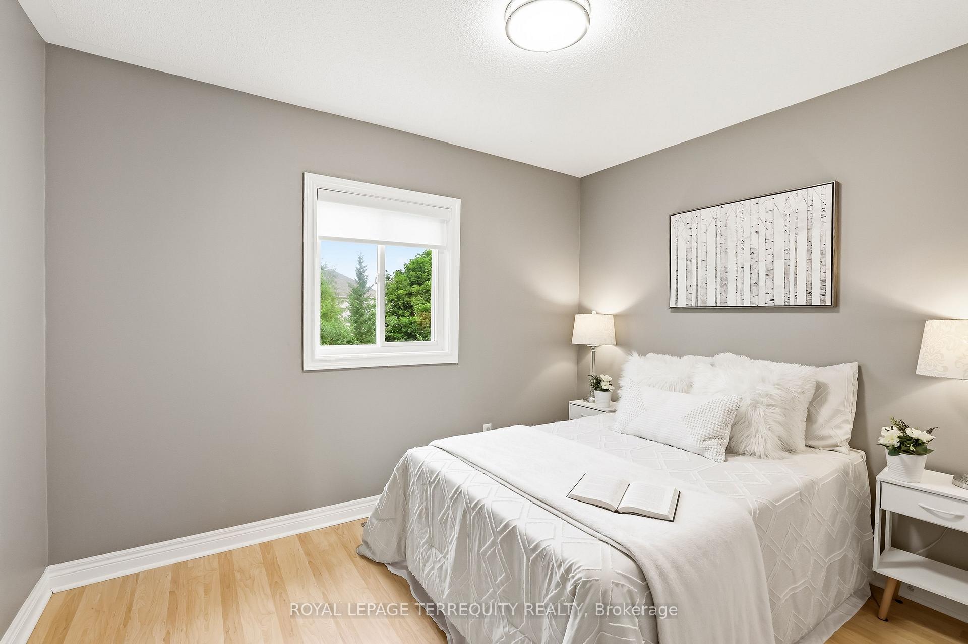 Photo 28 of 8 Sinden Drive, Whitby, Brooklin — HOMEH