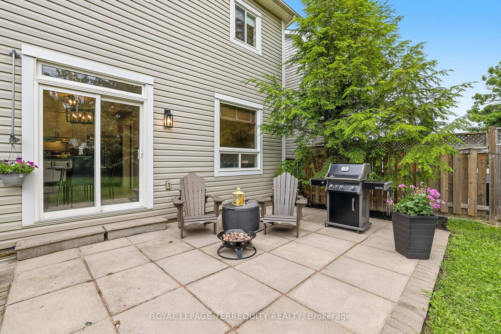 Photo 37 of 8 Sinden Drive, Whitby, Brooklin — HOMEH
