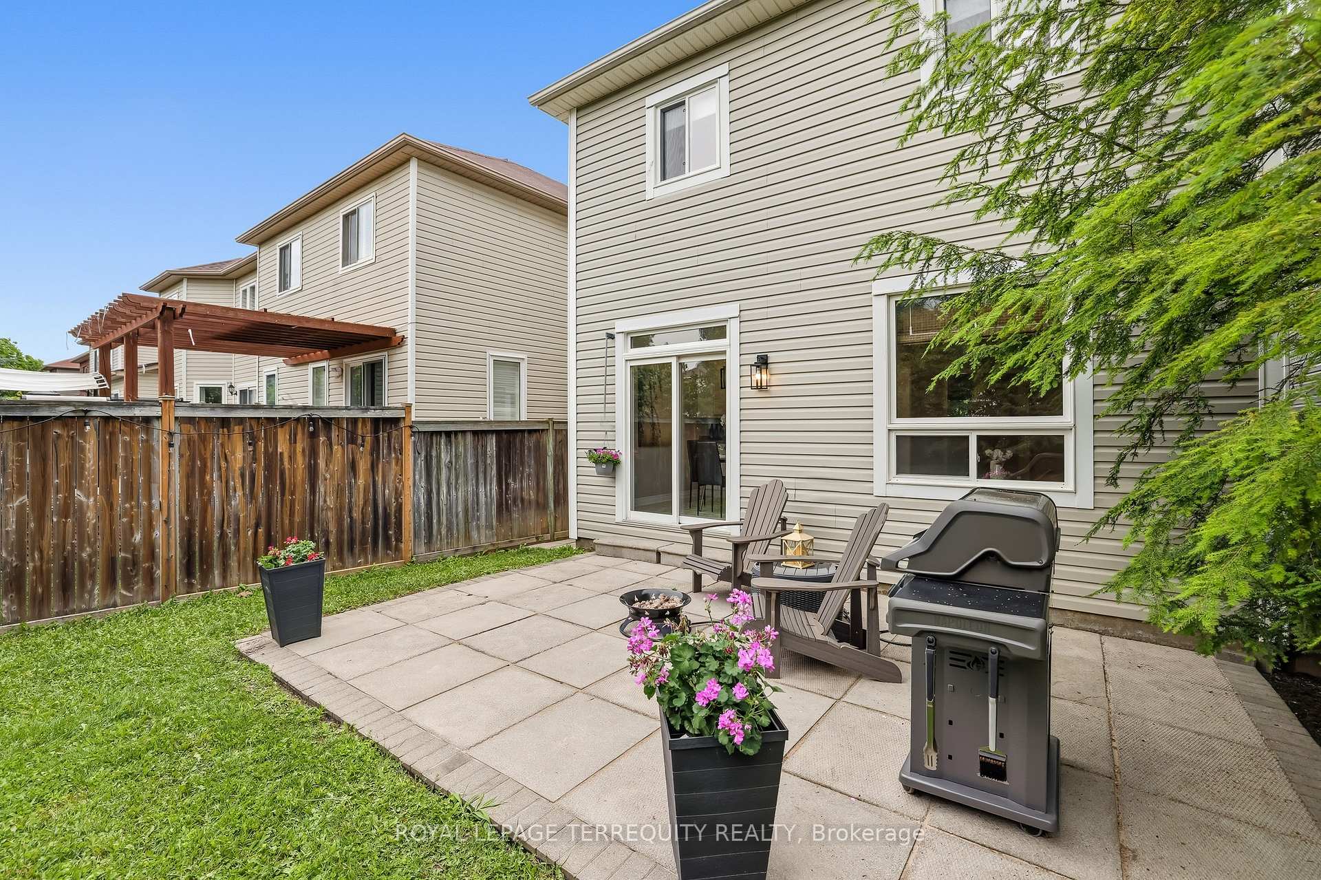 Photo 38 of 8 Sinden Drive, Whitby, Brooklin — HOMEH