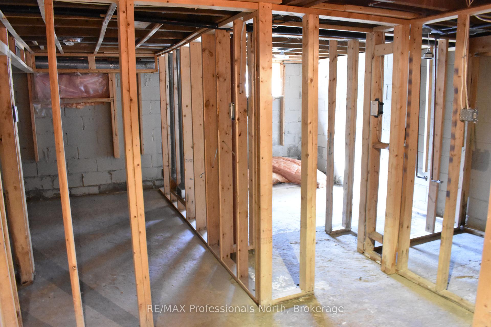 Photo 33 of 8111 County Road 503, Minden Hills, Snowdon — HOMEH