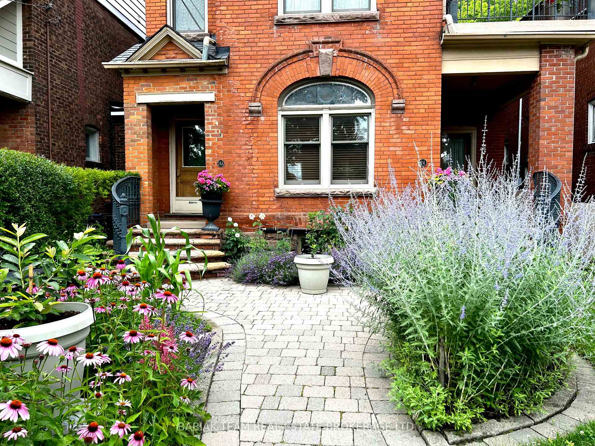 Photo 2 of Unit Unit 3, 24A Woodside Avenue, Toronto, High Park North — HOMEH