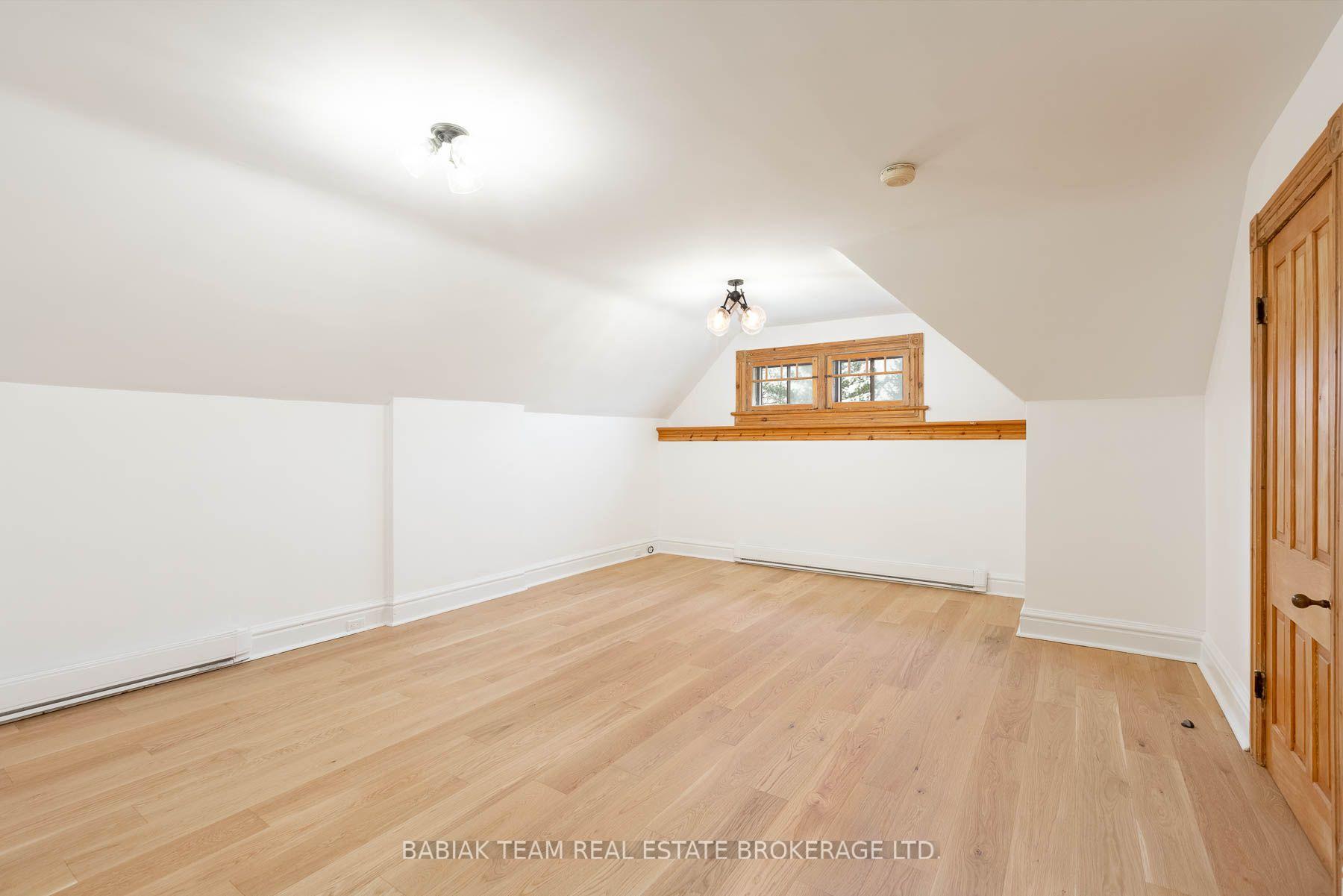 Photo 4 of Unit Unit 3, 24A Woodside Avenue, Toronto, High Park North — HOMEH