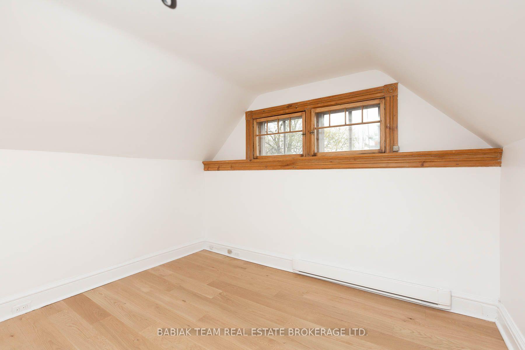 Photo 6 of Unit Unit 3, 24A Woodside Avenue, Toronto, High Park North — HOMEH