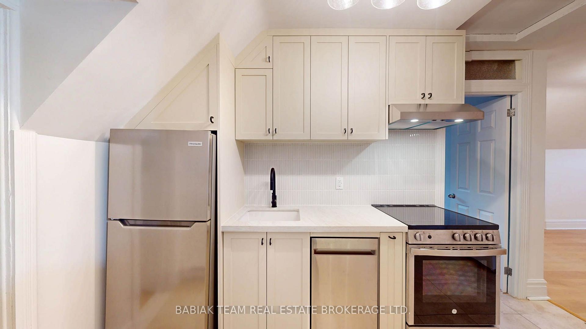 Photo 15 of Unit Unit 3, 24A Woodside Avenue, Toronto, High Park North — HOMEH