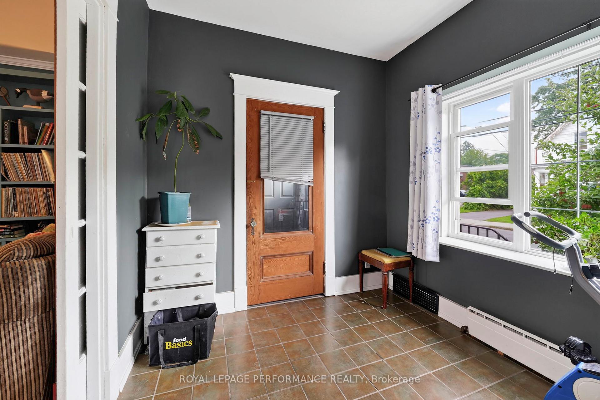 Photo 5 of 114 Gloucester Street N, Cornwall, Cornwall — HOMEH