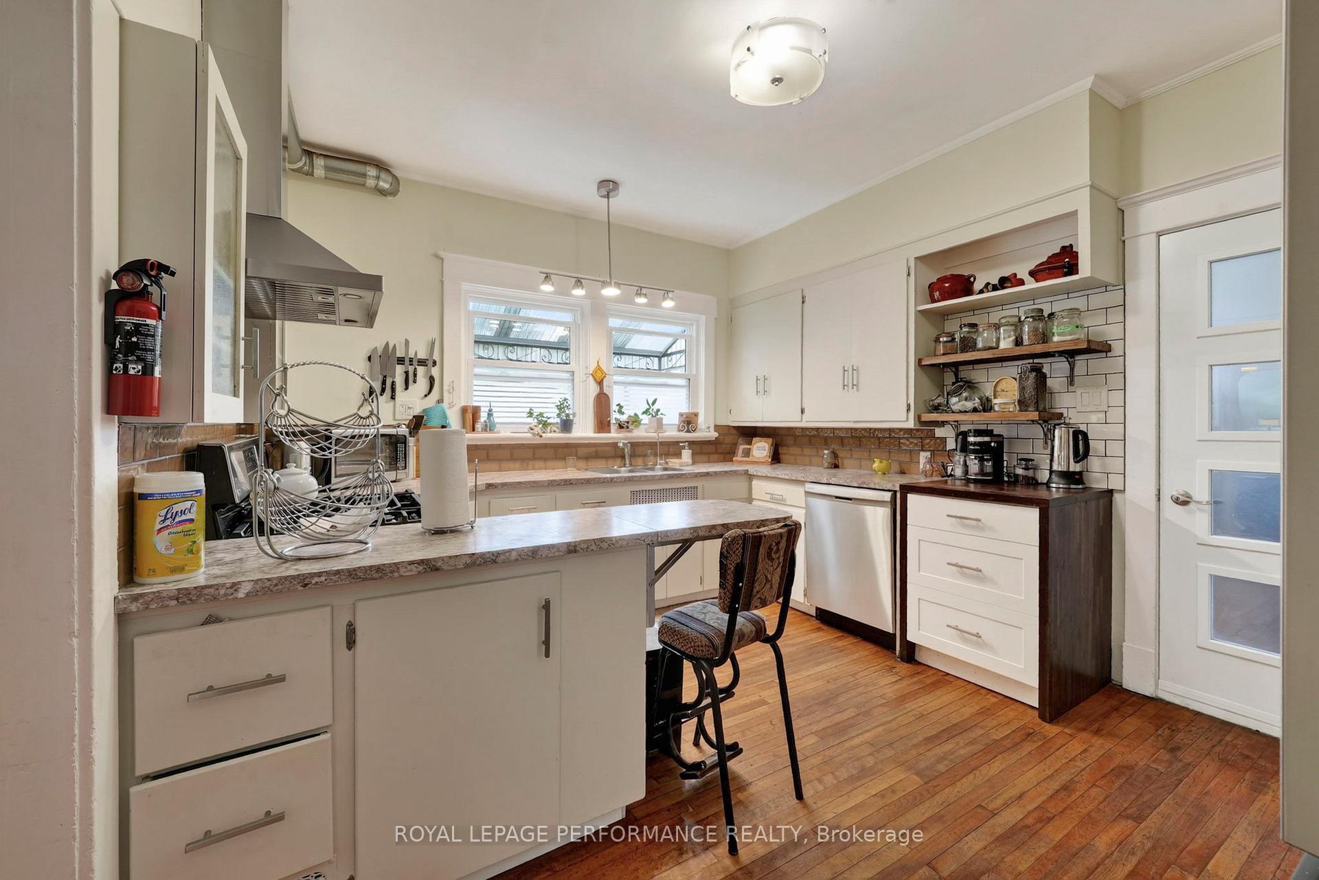 Photo 13 of 114 Gloucester Street N, Cornwall, Cornwall — HOMEH