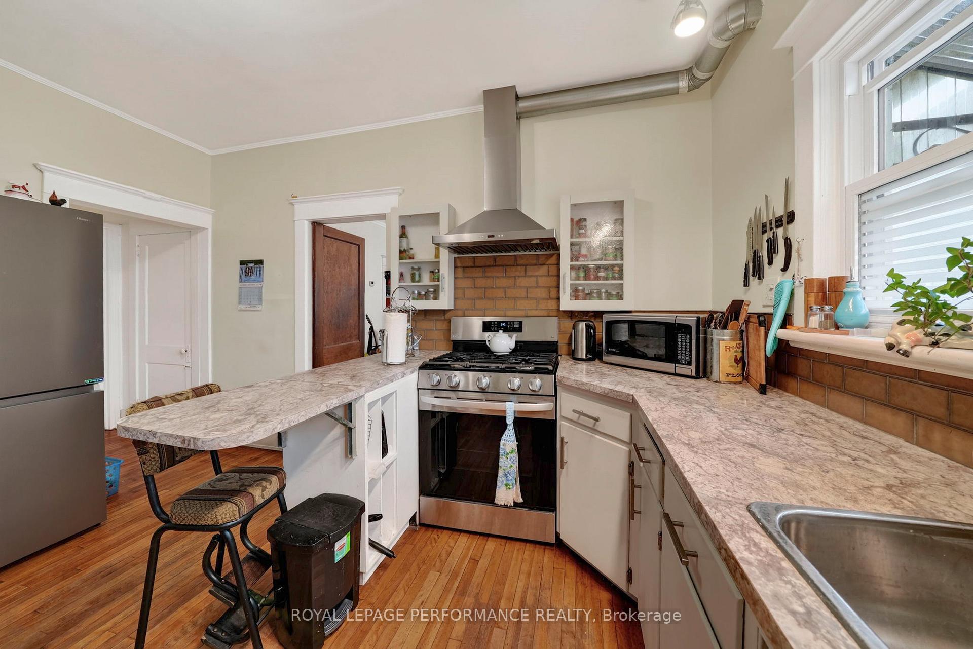 Photo 15 of 114 Gloucester Street N, Cornwall, Cornwall — HOMEH