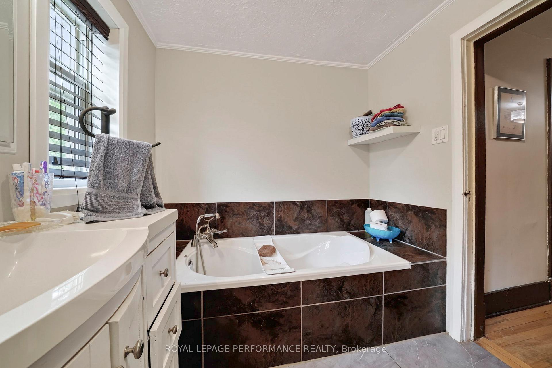 Photo 23 of 114 Gloucester Street N, Cornwall, Cornwall — HOMEH