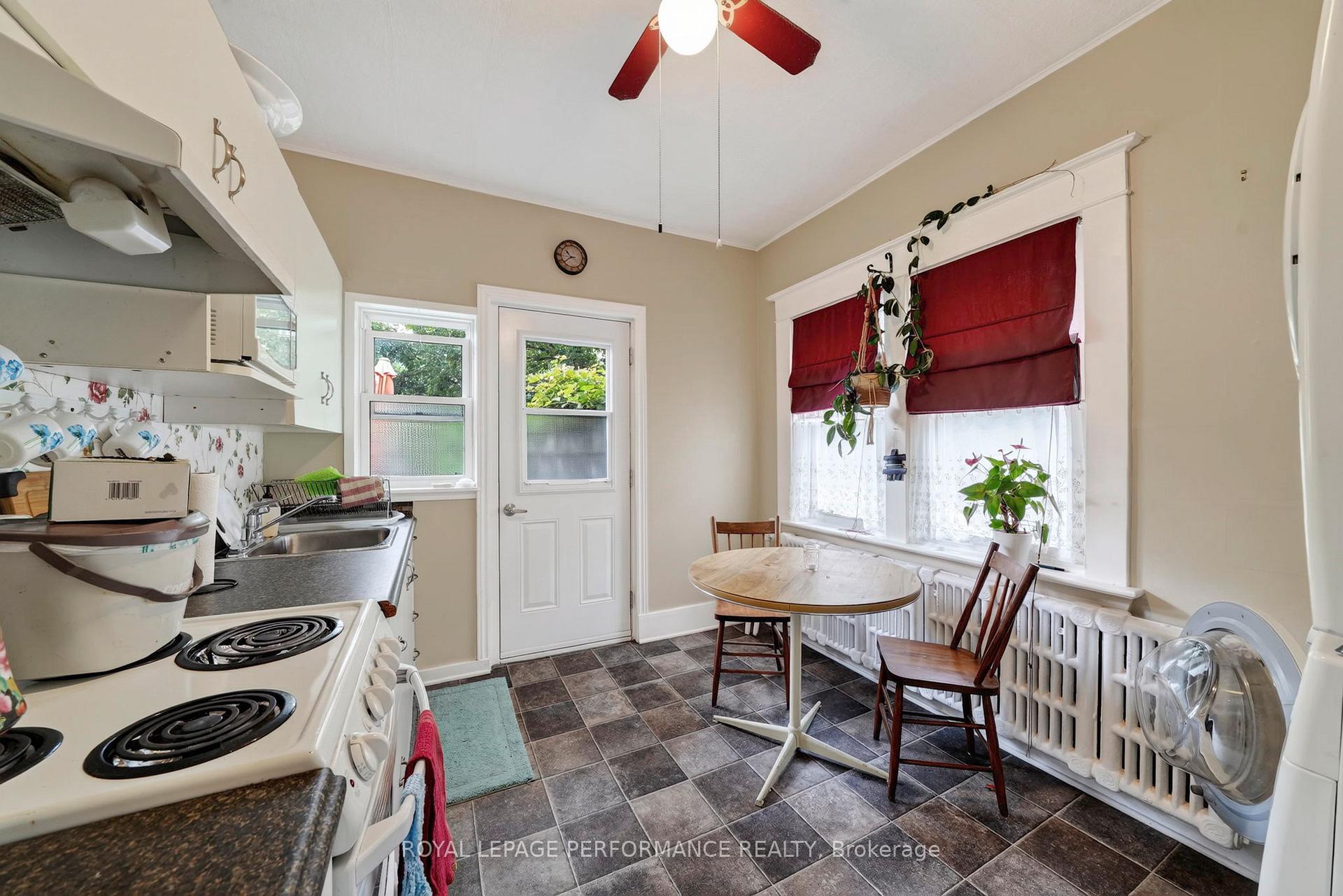 Photo 35 of 114 Gloucester Street N, Cornwall, Cornwall — HOMEH
