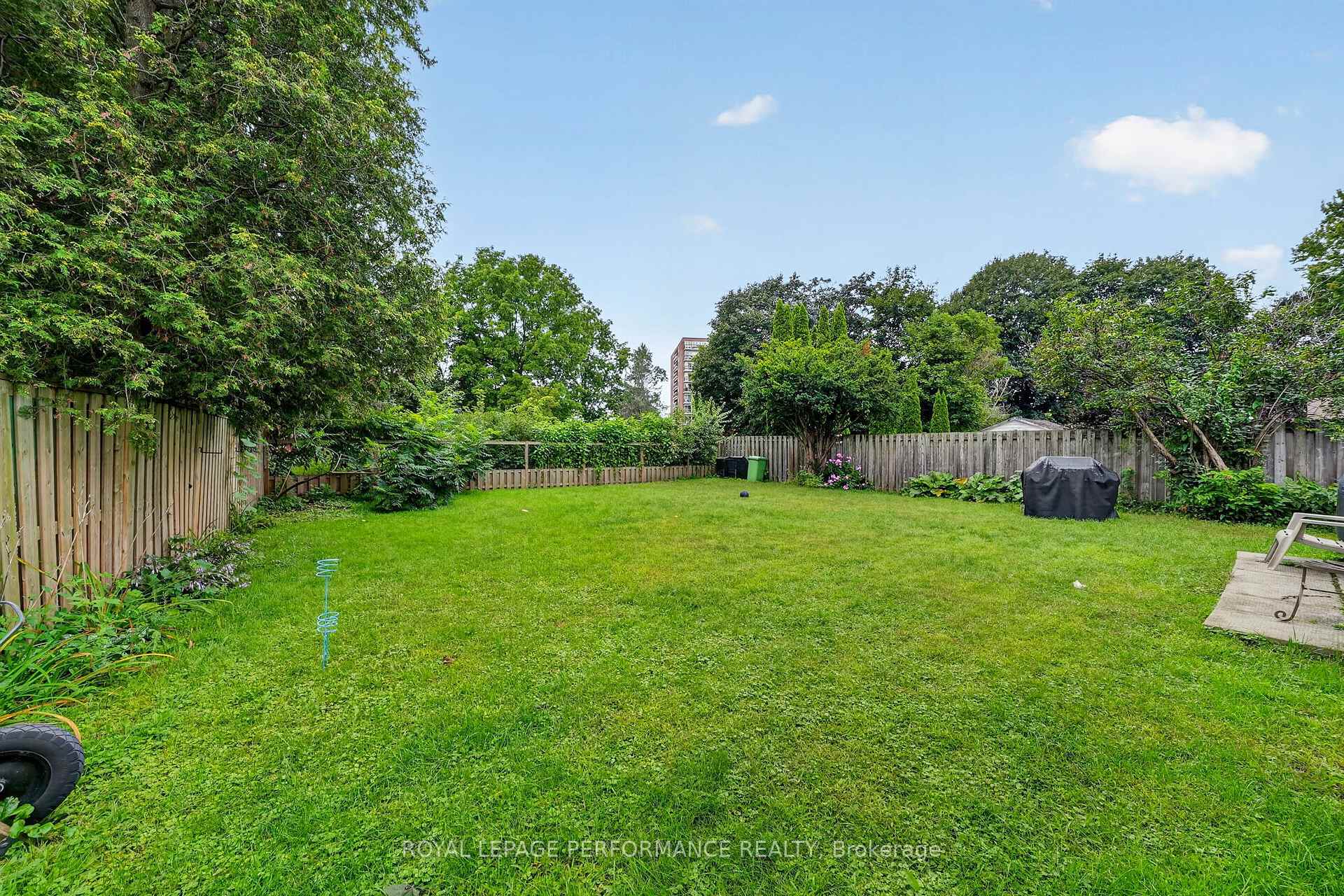 Photo 43 of 114 Gloucester Street N, Cornwall, Cornwall — HOMEH