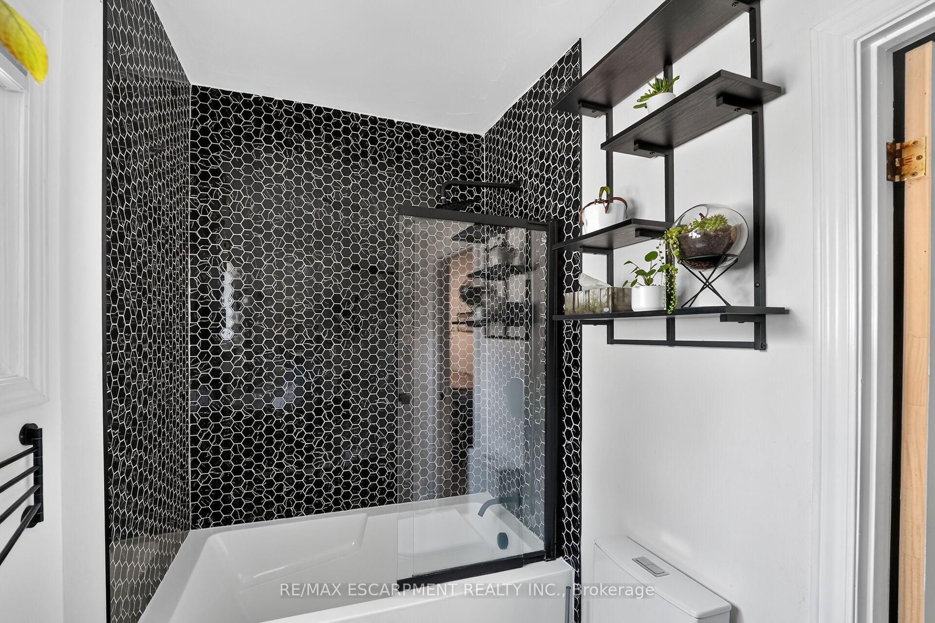 Photo 24 of 187 Ray Street N, Hamilton, Strathcona — HOMEH