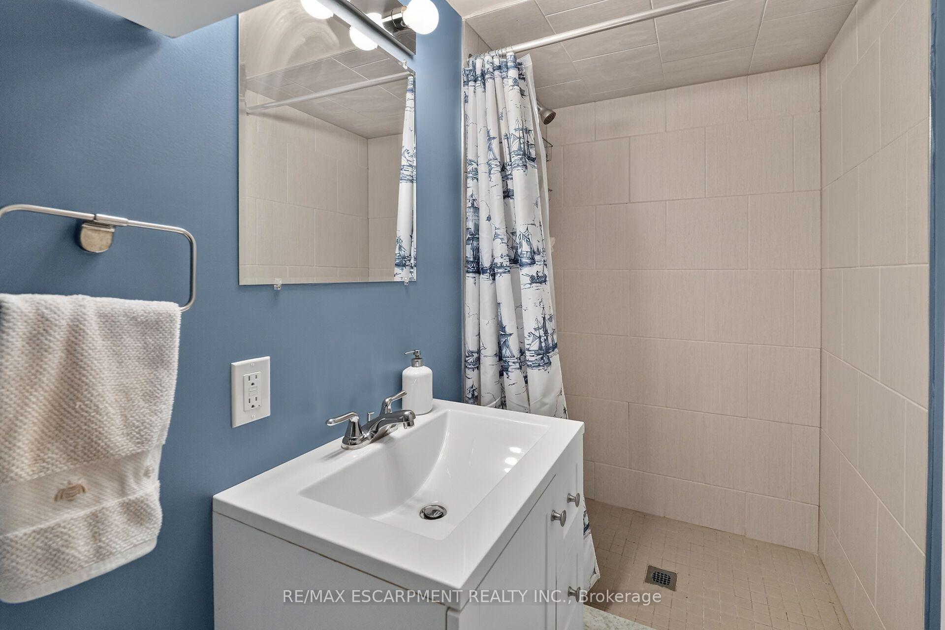 Photo 33 of 187 Ray Street N, Hamilton, Strathcona — HOMEH