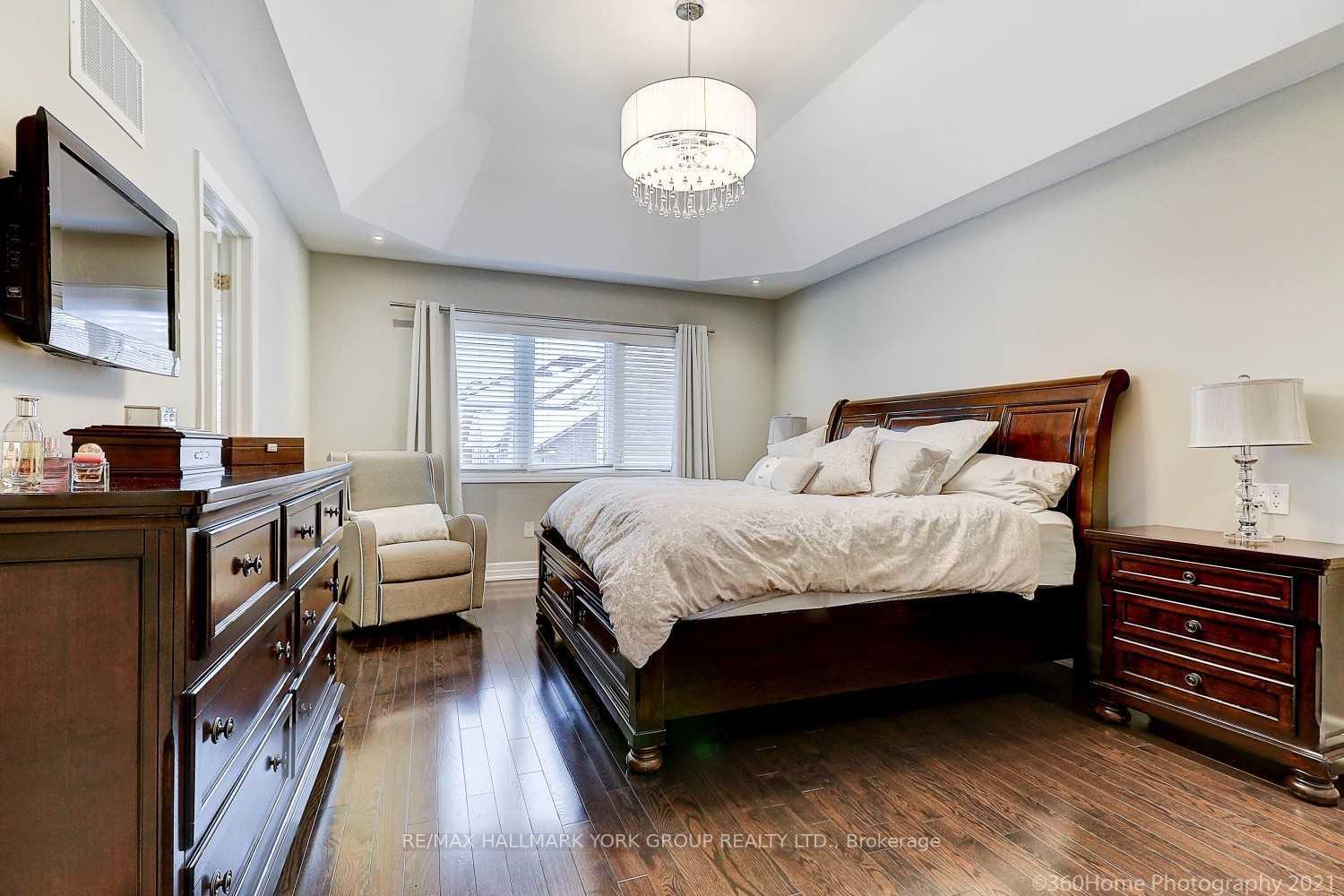 Photo 10 of 63 Alex Campbell Cres Drive, King, King City — HOMEH