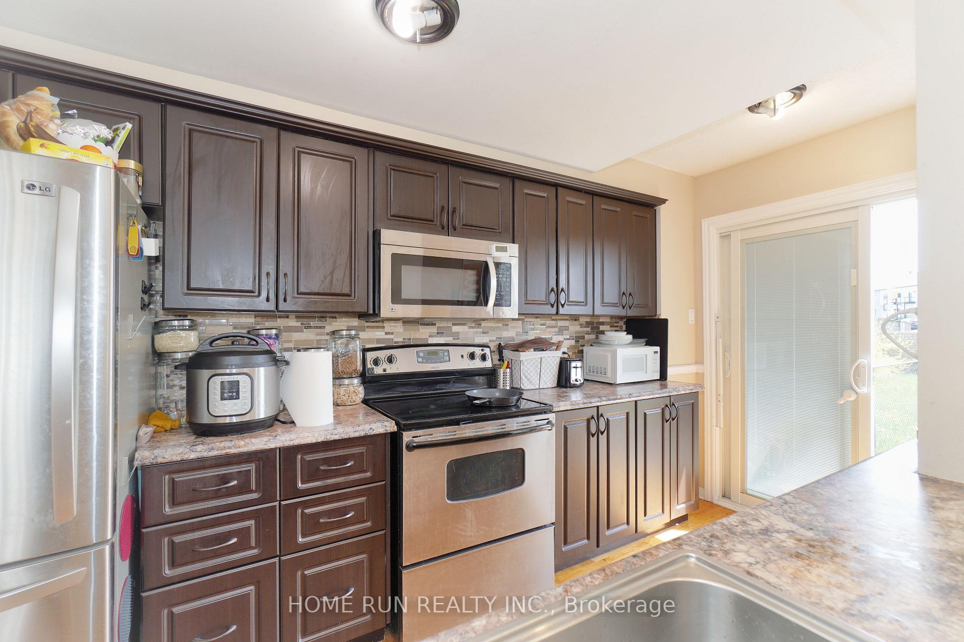 Photo 14 of 40 Crampton Drive, Carleton Place, Carleton Place — HOMEH