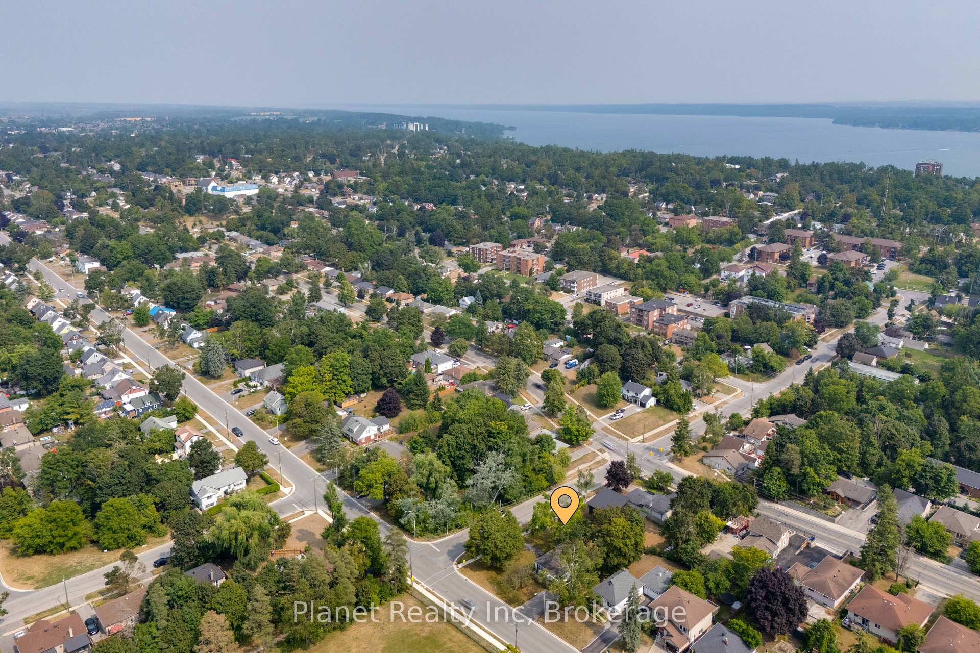 Photo 11 of 170 Berczy Street, Barrie, Wellington — HOMEH