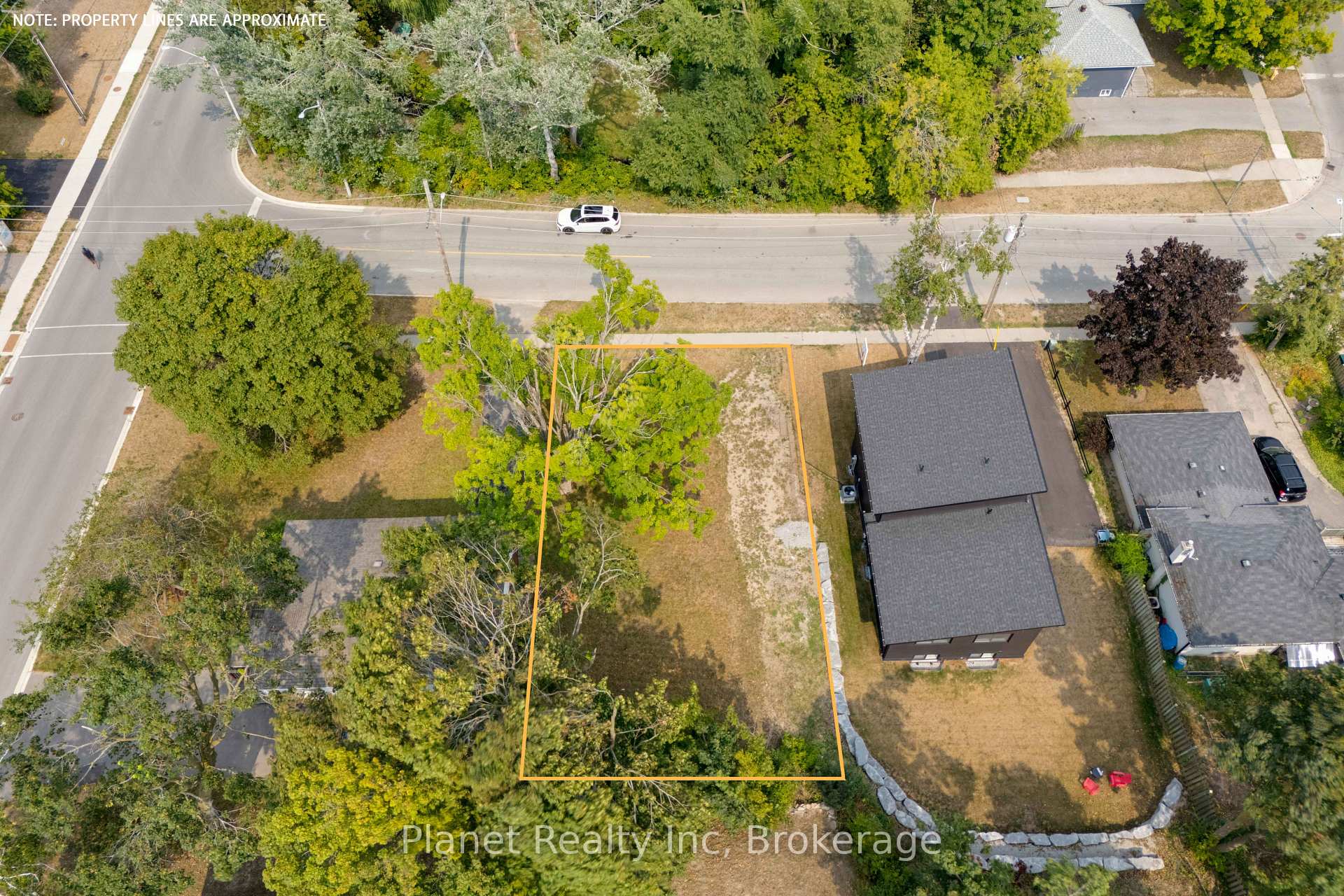 Photo 12 of 170 Berczy Street, Barrie, Wellington — HOMEH