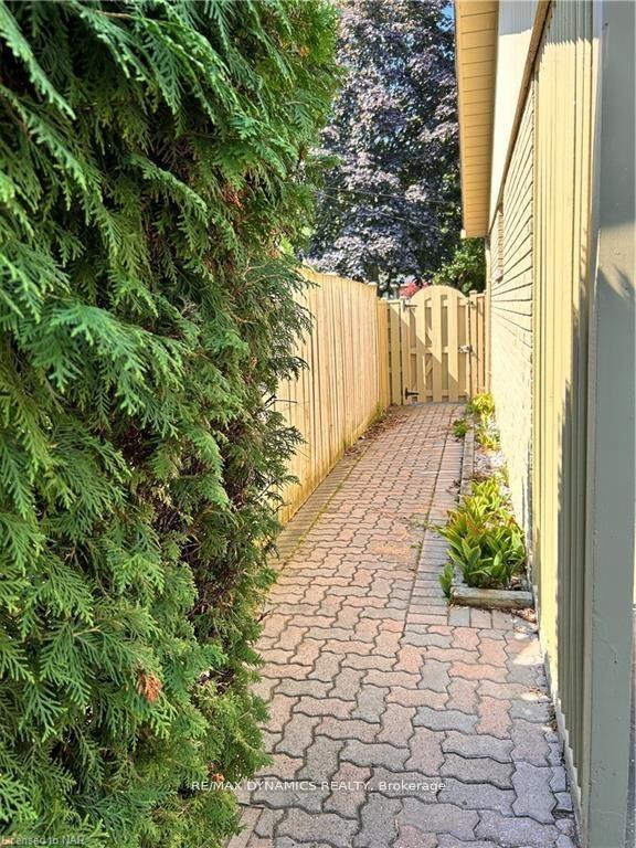 Photo 4 of Unit lower, 32 Mississauga Road, St. Catharines, Lakeshore — HOMEH