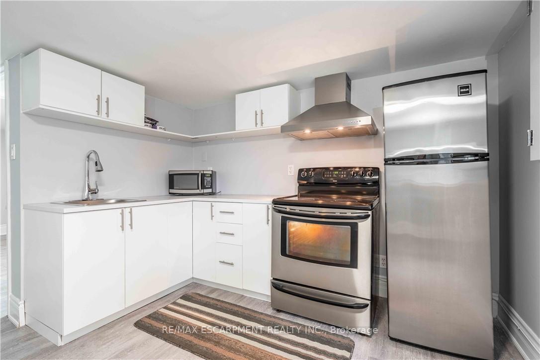 Photo 8 of Unit B, 73 West 3RD Street, Hamilton, Bonnington — HOMEH