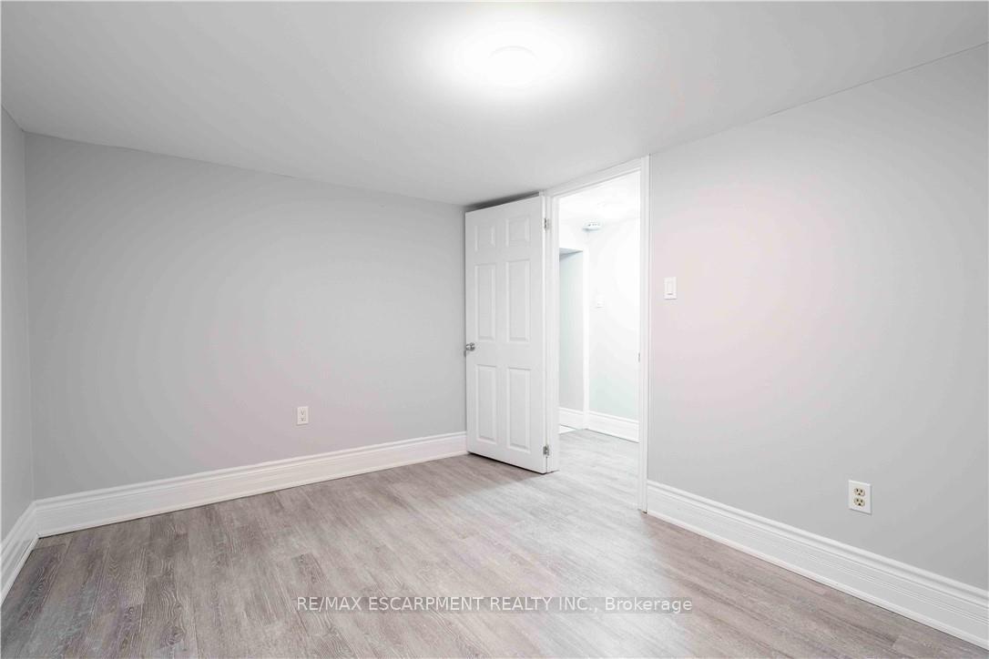 Photo 13 of Unit B, 73 West 3RD Street, Hamilton, Bonnington — HOMEH