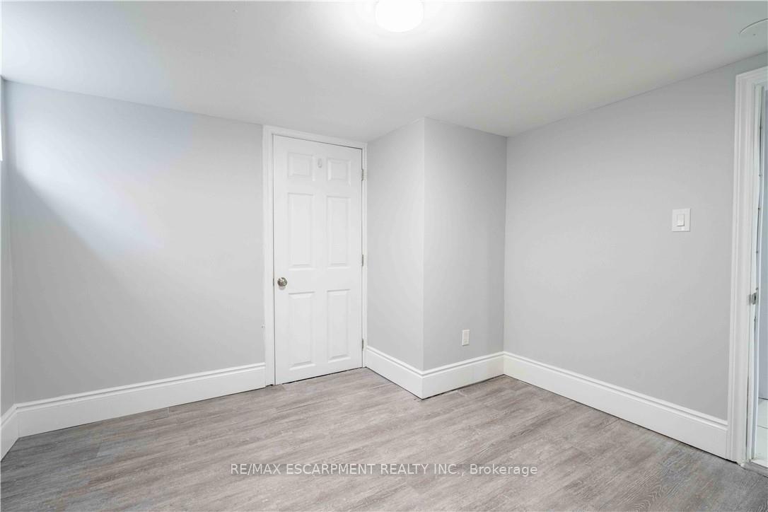 Photo 15 of Unit B, 73 West 3RD Street, Hamilton, Bonnington — HOMEH
