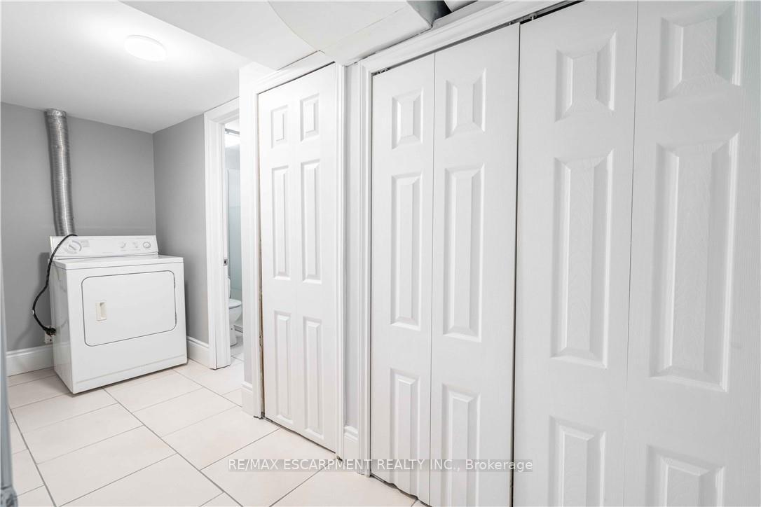Photo 17 of Unit B, 73 West 3RD Street, Hamilton, Bonnington — HOMEH