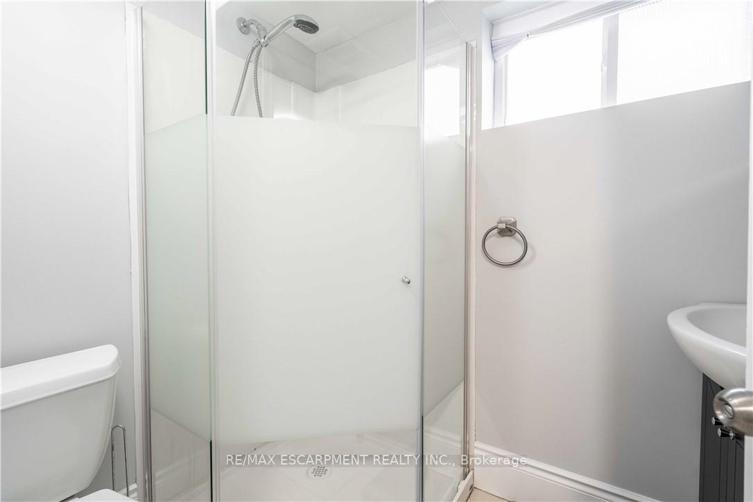 Photo 19 of Unit B, 73 West 3RD Street, Hamilton, Bonnington — HOMEH