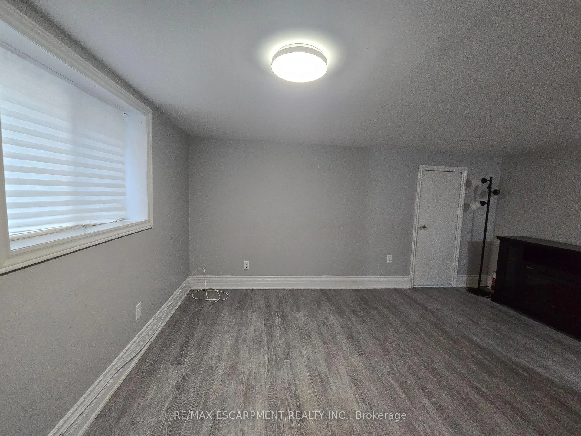 Photo 9 of Unit B, 73 West 3RD Street, Hamilton, Bonnington — HOMEH