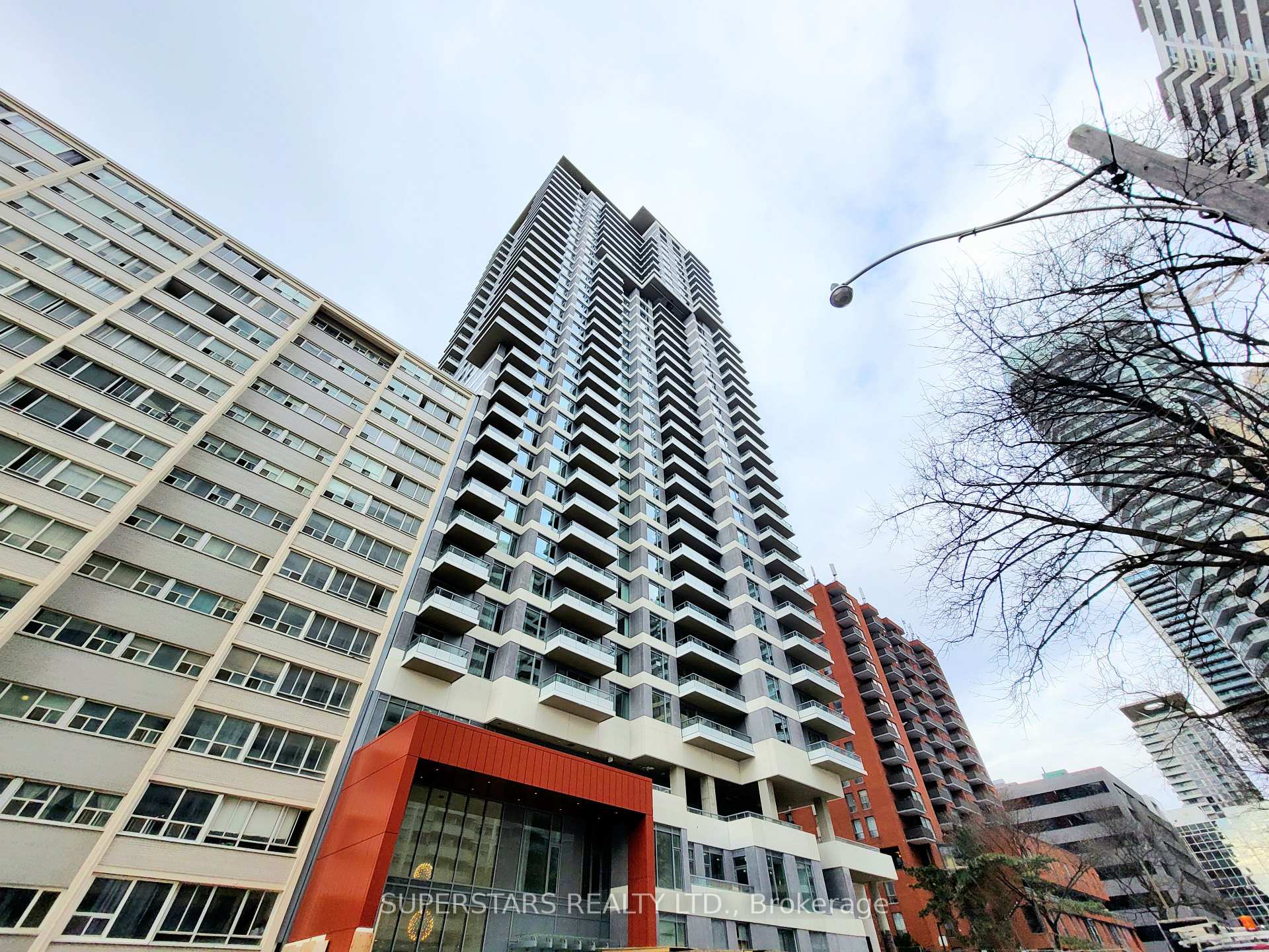 Photo 1 of Unit 814, 50 Dunfield Avenue, Toronto, Mount Pleasant West — HOMEH