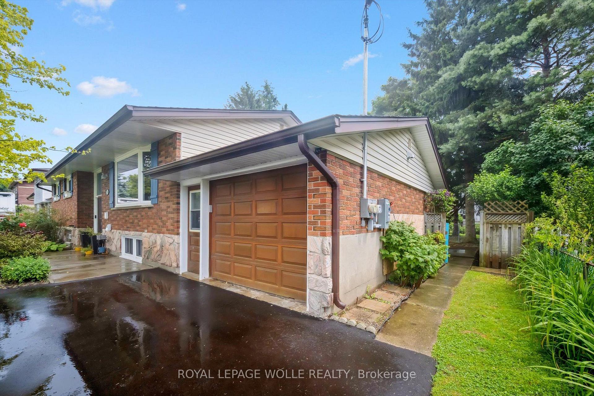 Photo 4 of Unit Unit B, 54 Schweitzer Street, Kitchener, Bridgeport — HOMEH