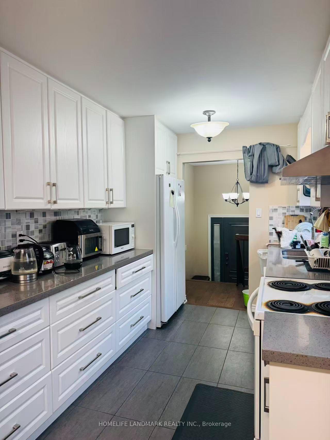 Photo 4 of Unit #Upper, 83 Snowshoe Crescent, Markham, German Mills — HOMEH