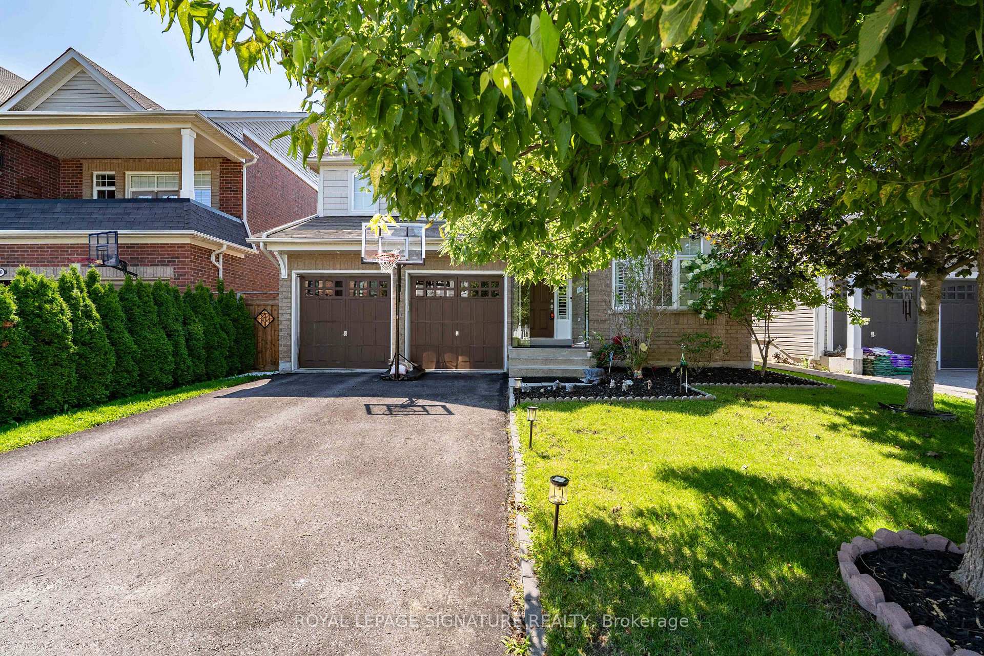Photo 2 of 22 Northcastle Crescent, Whitby, Brooklin — HOMEH
