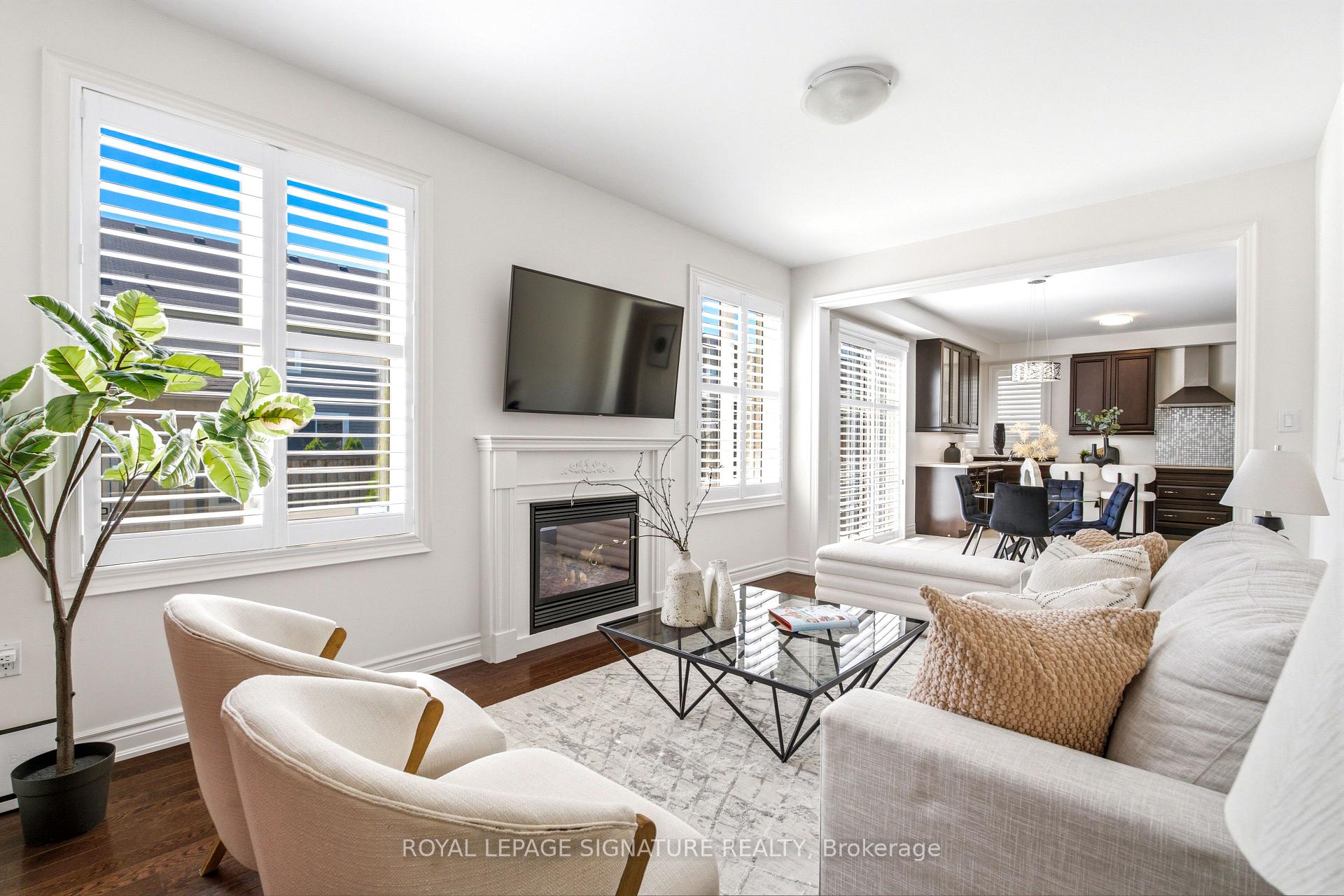 Photo 11 of 22 Northcastle Crescent, Whitby, Brooklin — HOMEH