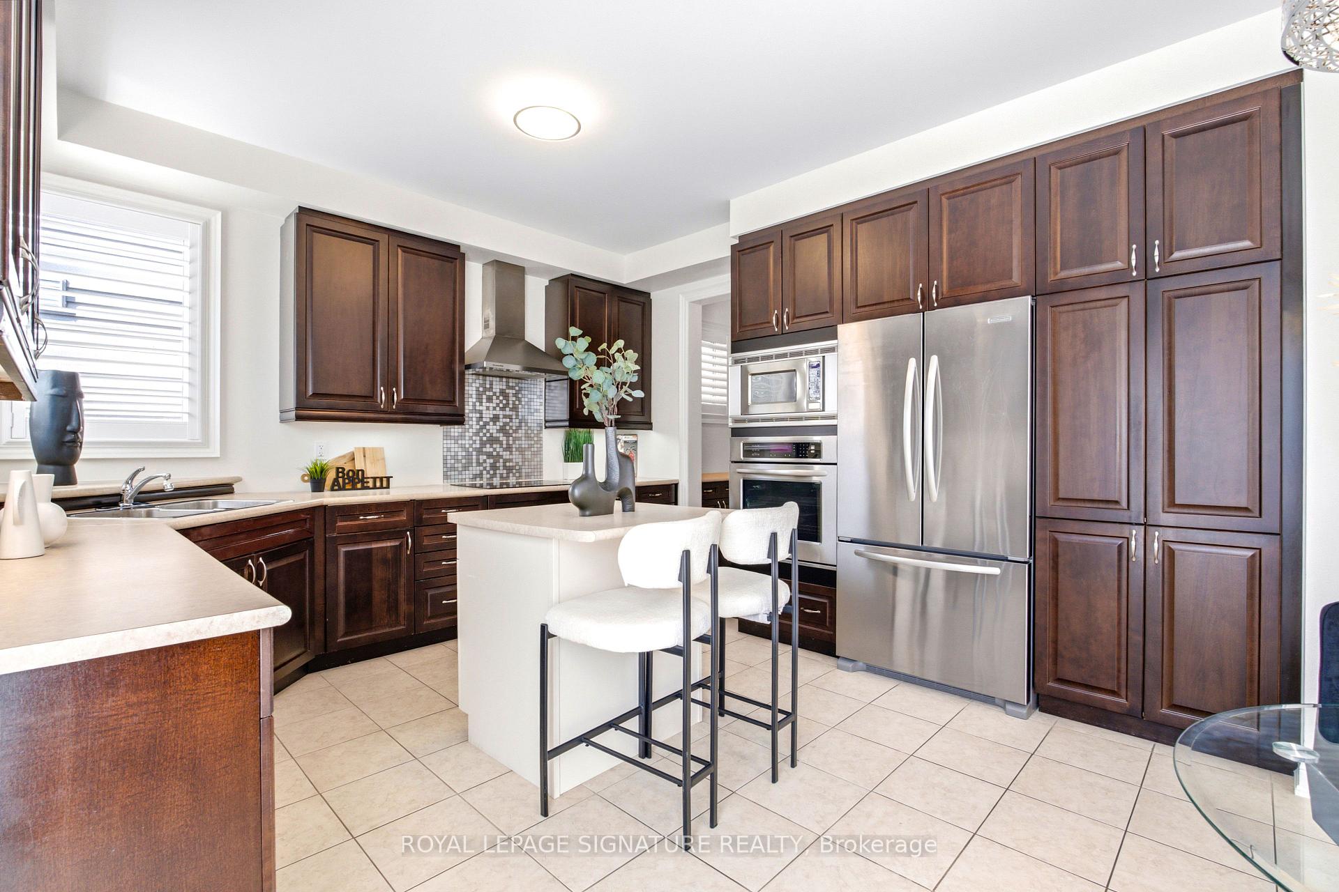 Photo 13 of 22 Northcastle Crescent, Whitby, Brooklin — HOMEH