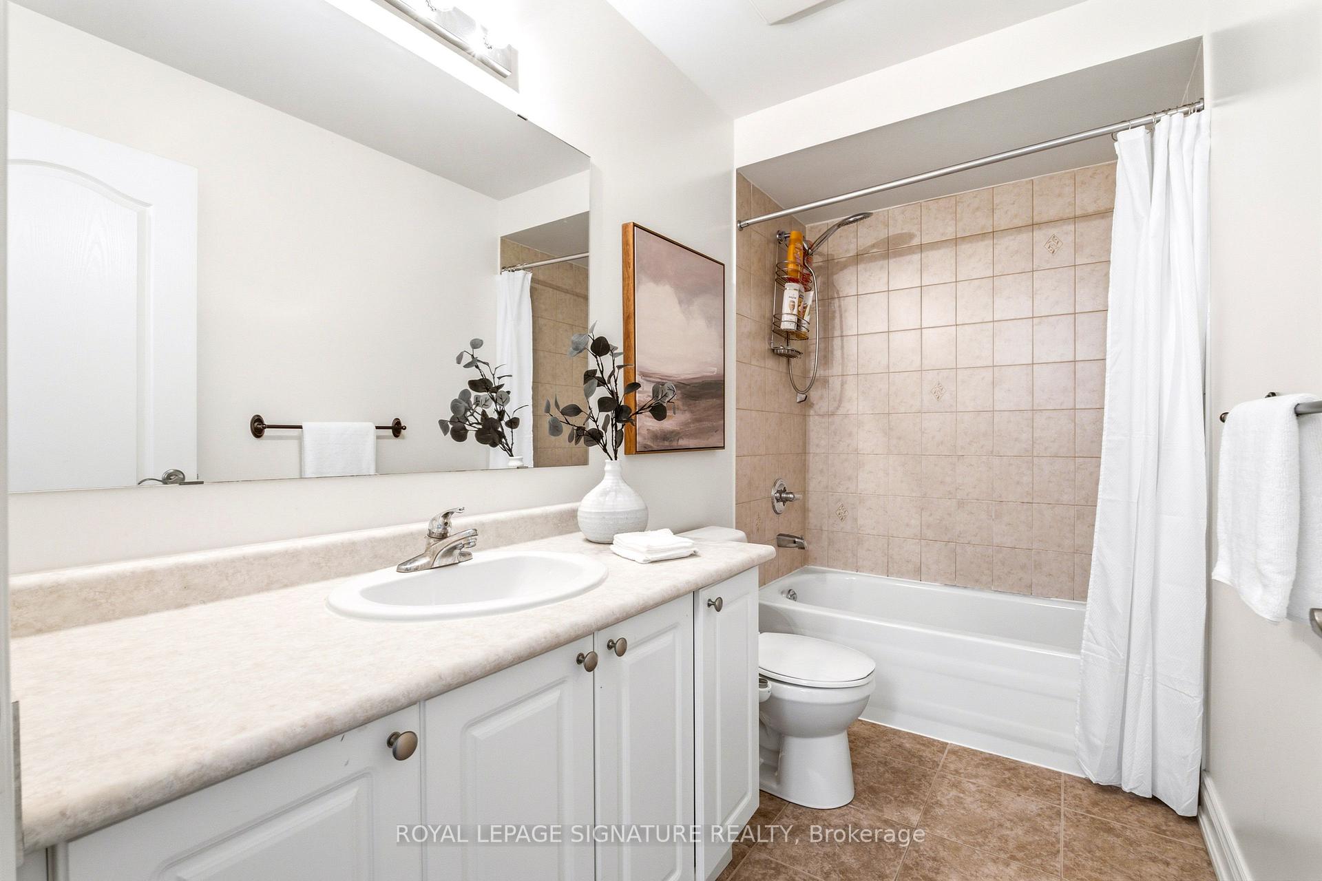 Photo 25 of 22 Northcastle Crescent, Whitby, Brooklin — HOMEH