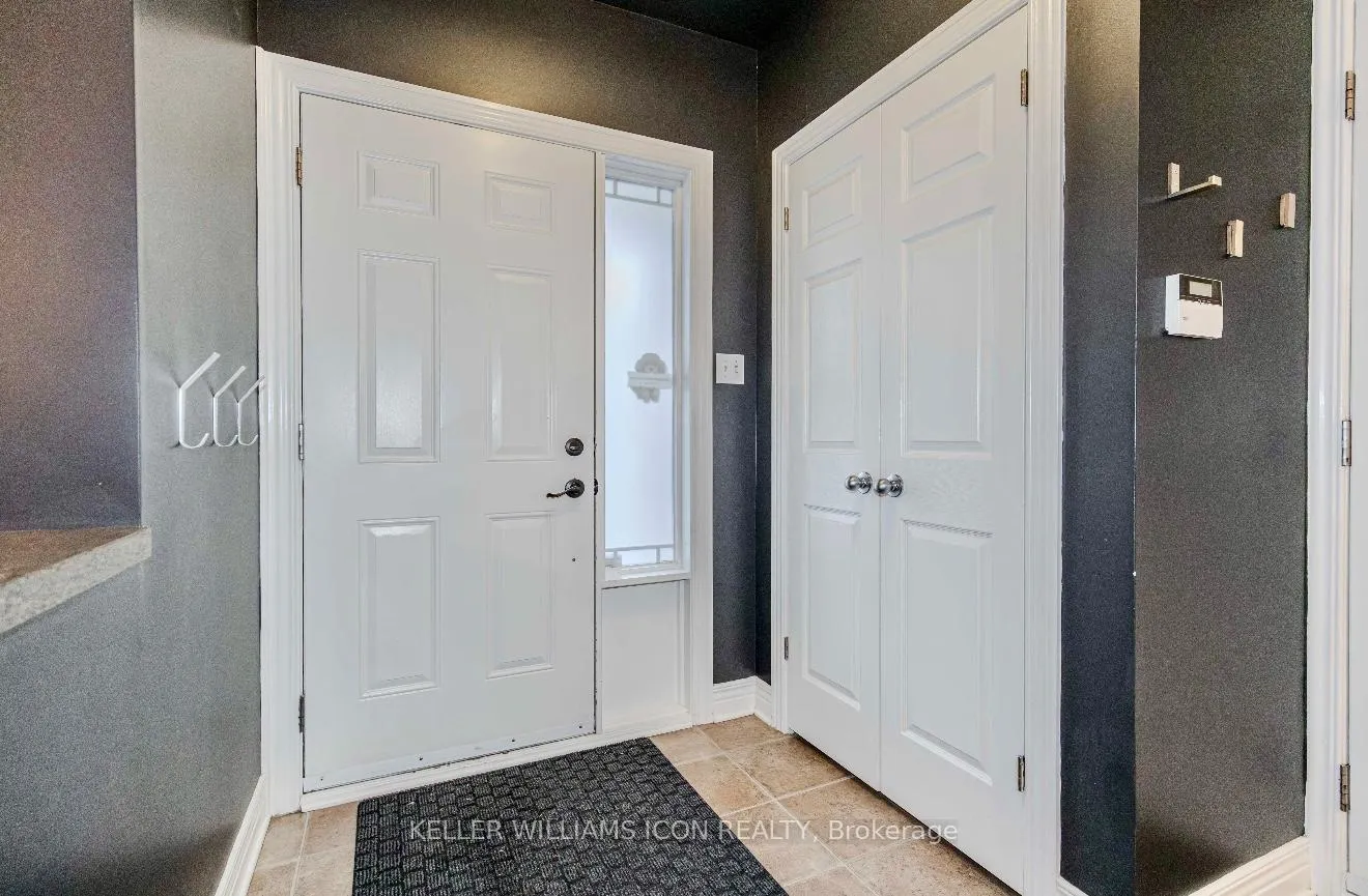 Photo 2 of 40 Huntcliff Place, Ottawa, Barrhaven - Strandherd — HOMEH