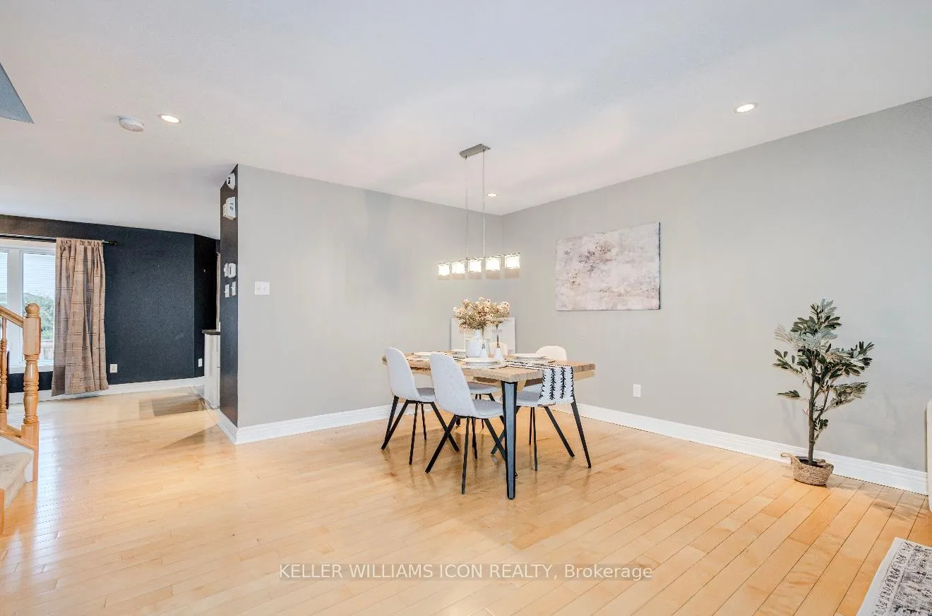 Photo 10 of 40 Huntcliff Place, Ottawa, Barrhaven - Strandherd — HOMEH