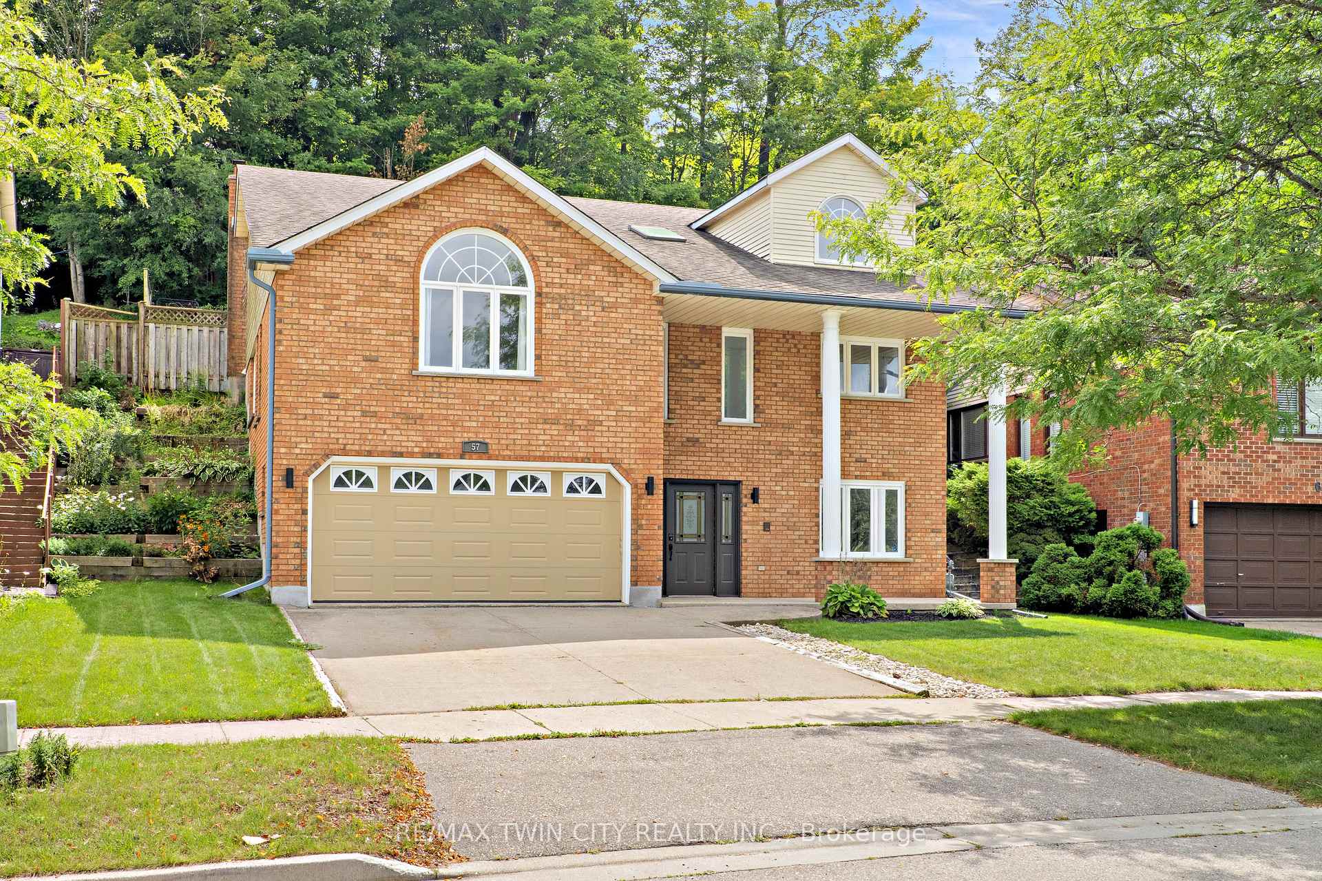 Photo 1 of 57 Yellow Birch Drive, Kitchener, Forest Heights — HOMEH