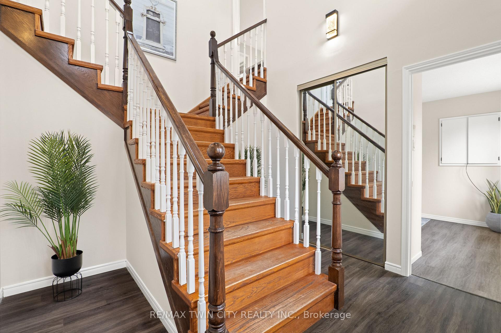 Photo 6 of 57 Yellow Birch Drive, Kitchener, Forest Heights — HOMEH