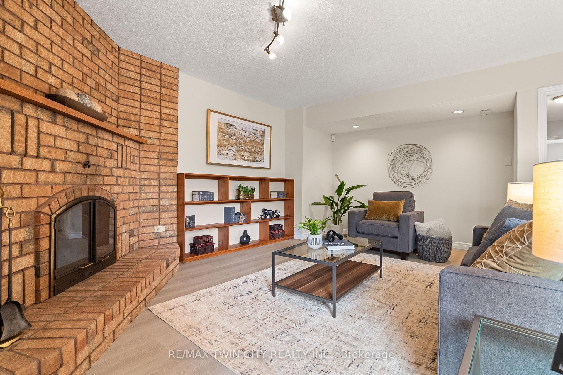 Photo 12 of 57 Yellow Birch Drive, Kitchener, Forest Heights — HOMEH