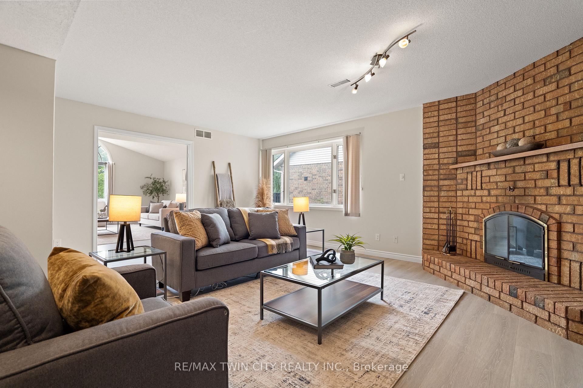 Photo 13 of 57 Yellow Birch Drive, Kitchener, Forest Heights — HOMEH