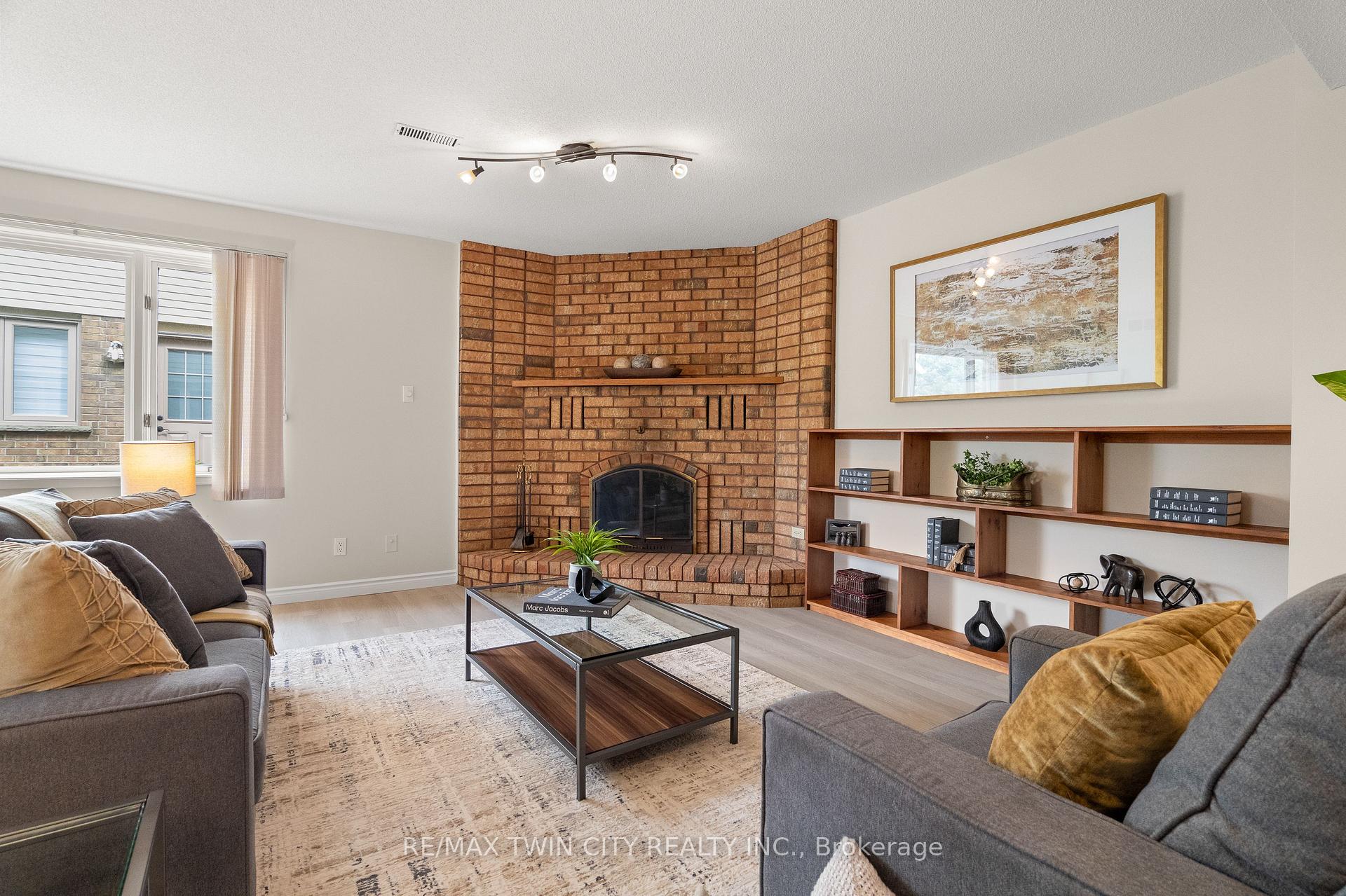 Photo 14 of 57 Yellow Birch Drive, Kitchener, Forest Heights — HOMEH