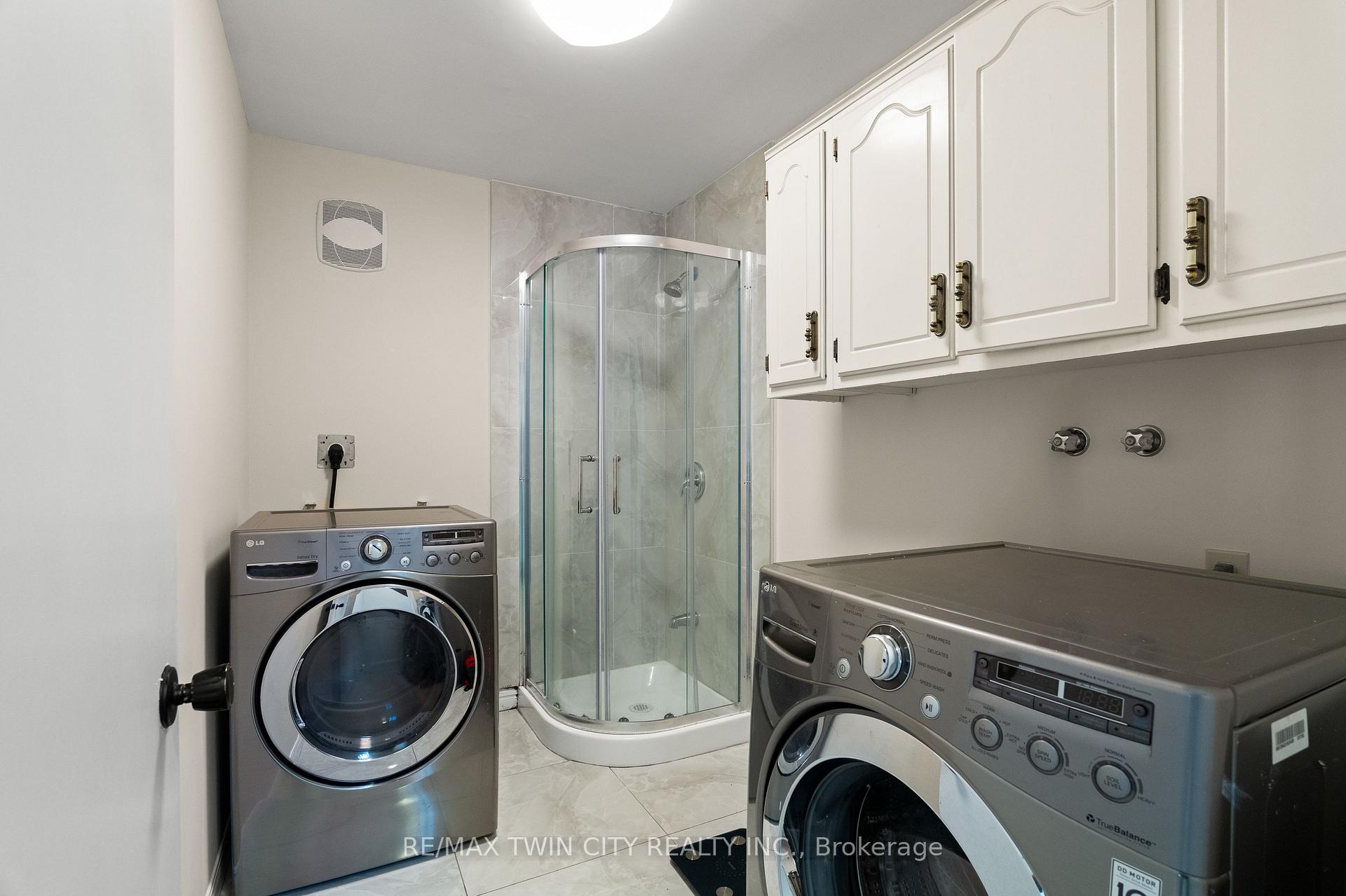 Photo 15 of 57 Yellow Birch Drive, Kitchener, Forest Heights — HOMEH
