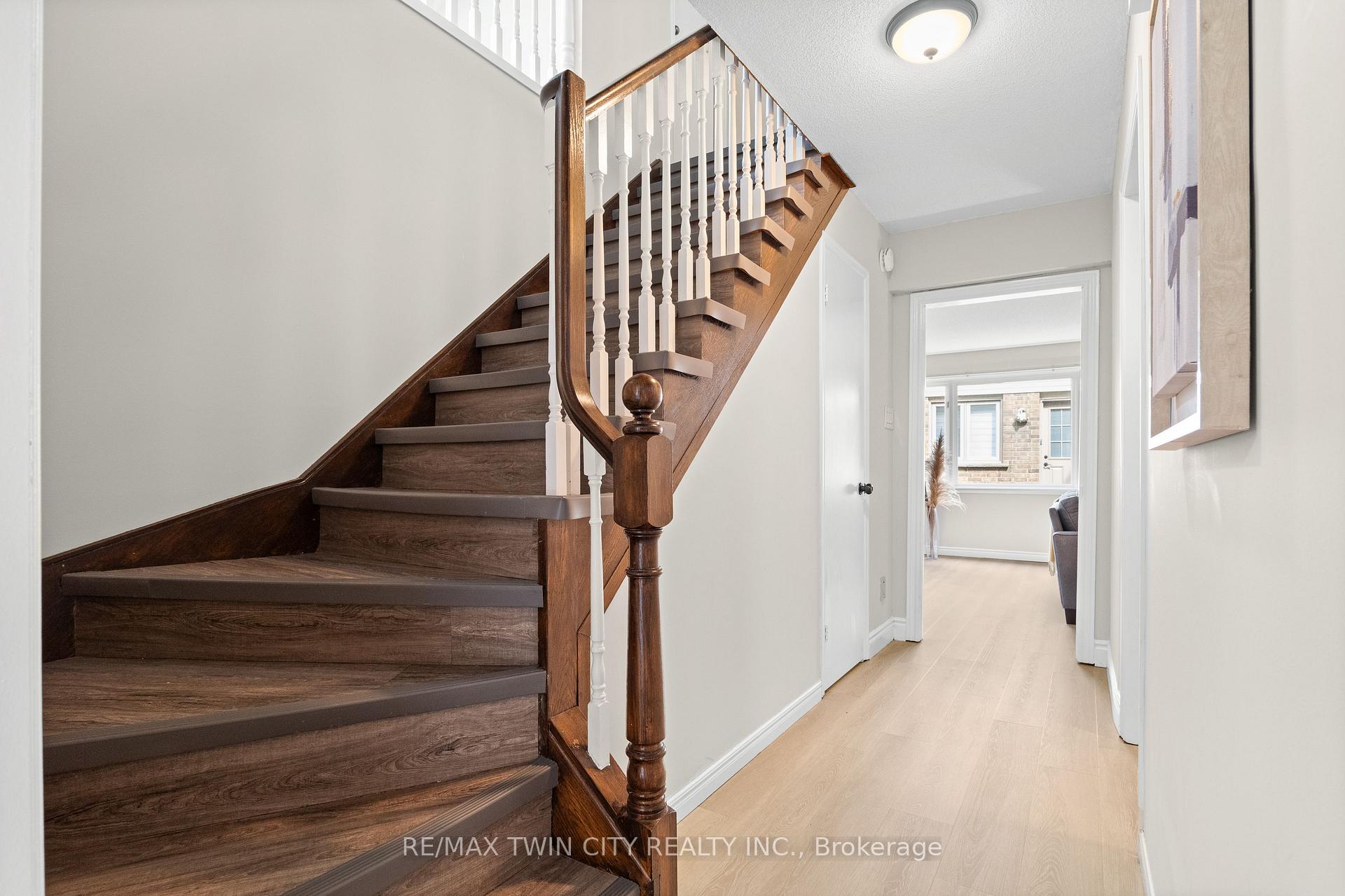 Photo 23 of 57 Yellow Birch Drive, Kitchener, Forest Heights — HOMEH