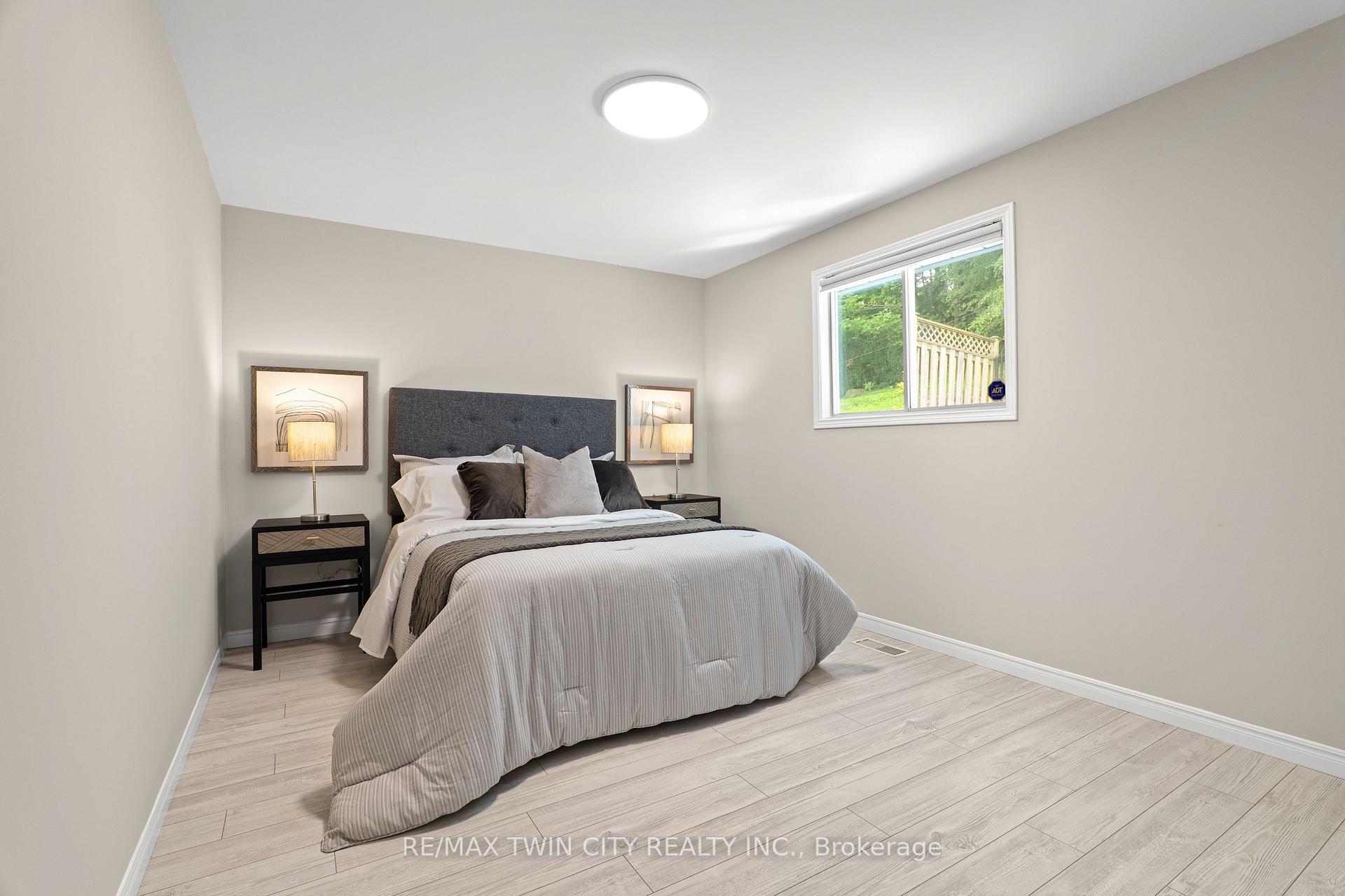 Photo 25 of 57 Yellow Birch Drive, Kitchener, Forest Heights — HOMEH