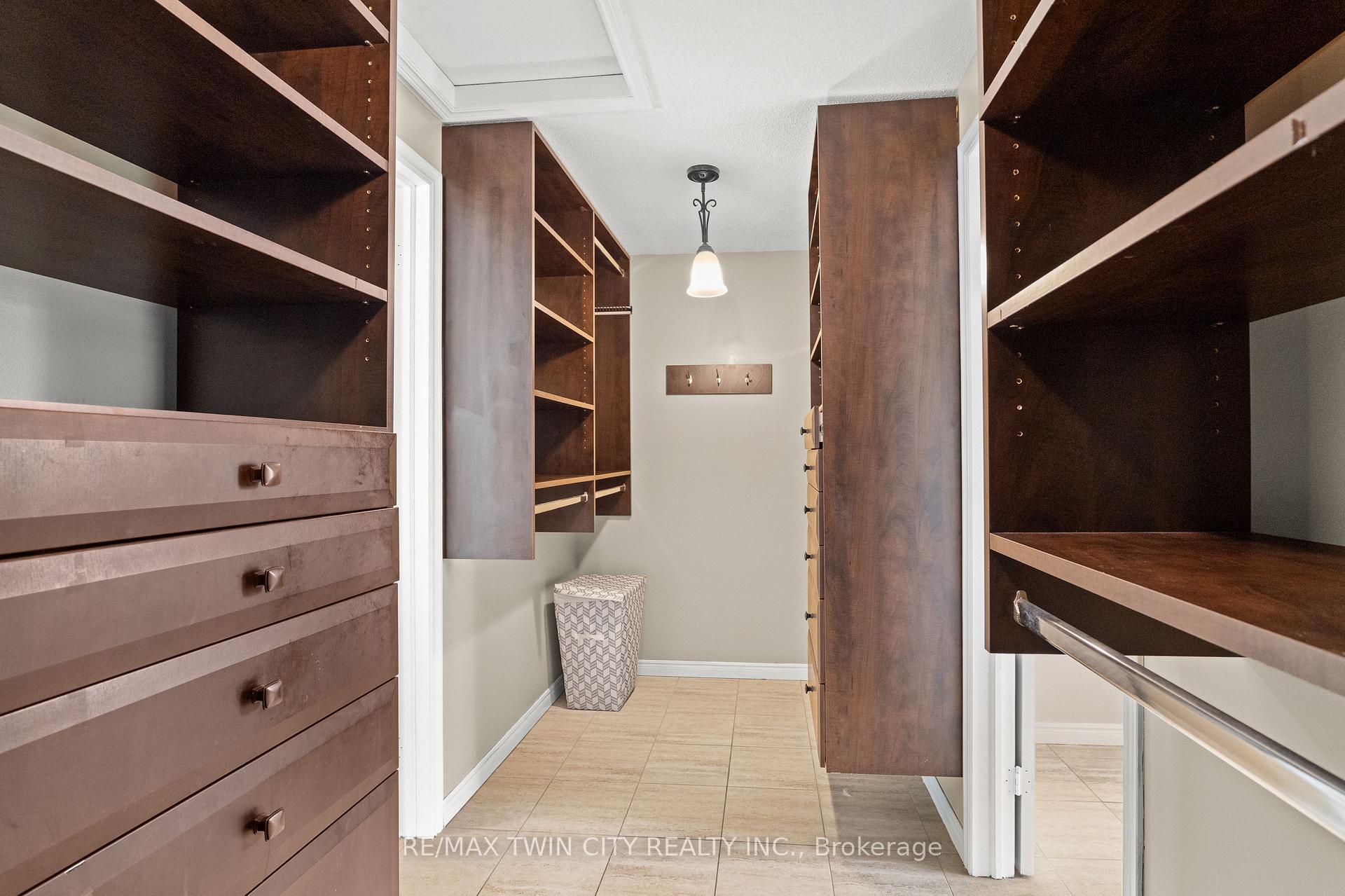 Photo 31 of 57 Yellow Birch Drive, Kitchener, Forest Heights — HOMEH