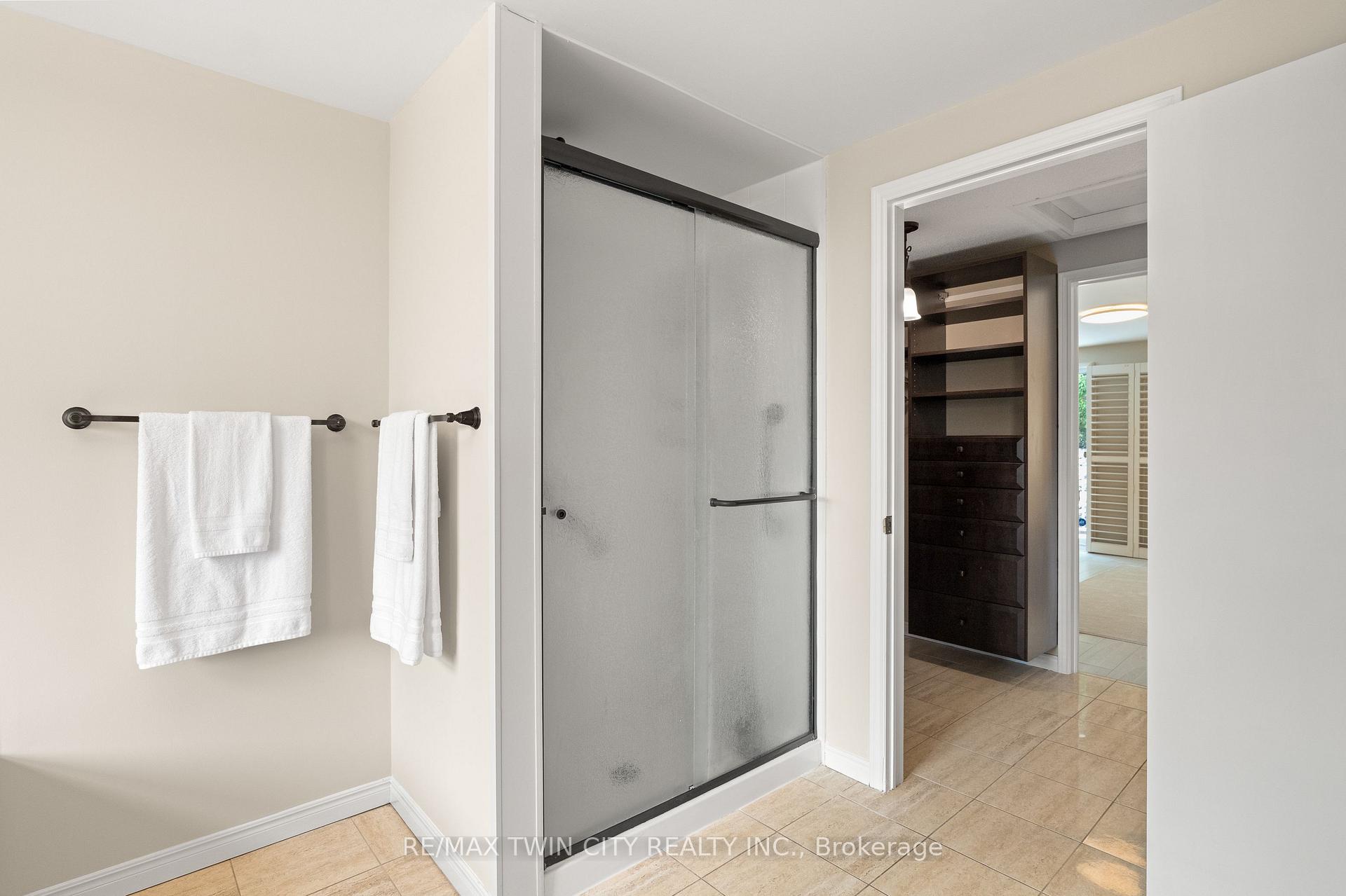 Photo 33 of 57 Yellow Birch Drive, Kitchener, Forest Heights — HOMEH