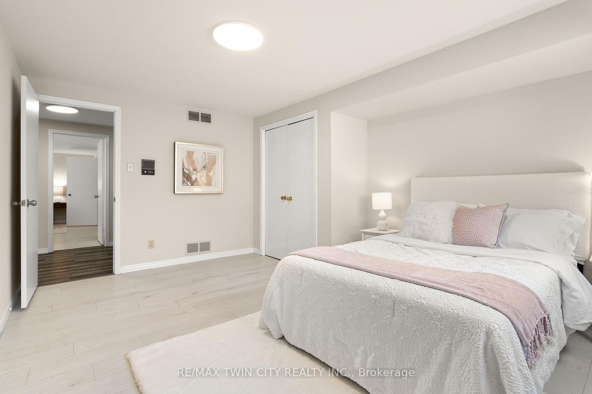 Photo 35 of 57 Yellow Birch Drive, Kitchener, Forest Heights — HOMEH